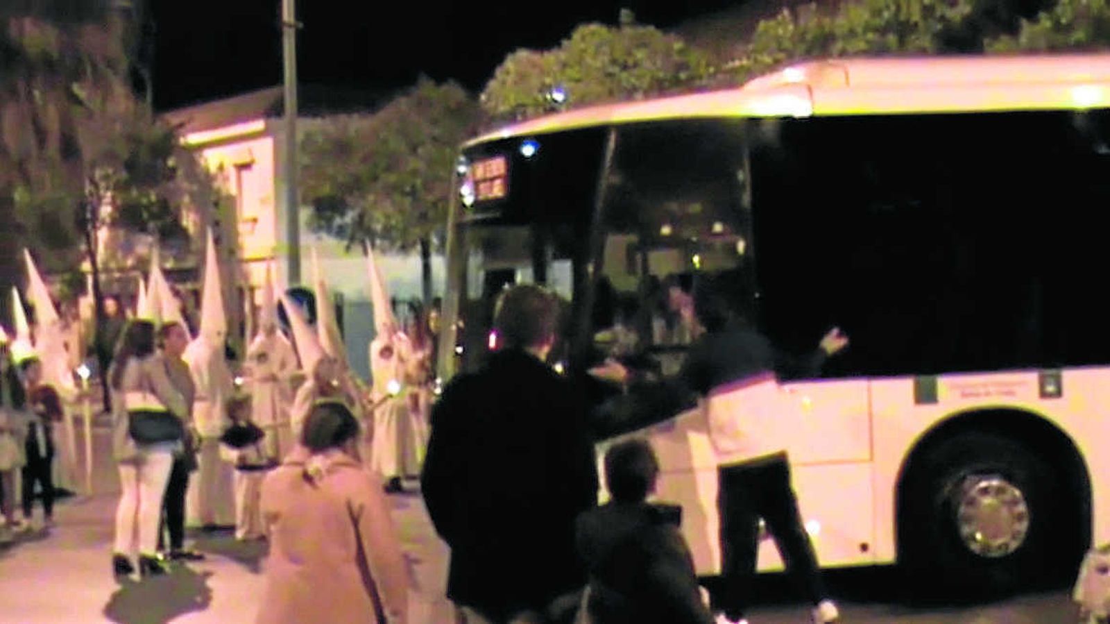 Algunas imágenes del vídeo que circulaba ayer por las redes sociales.