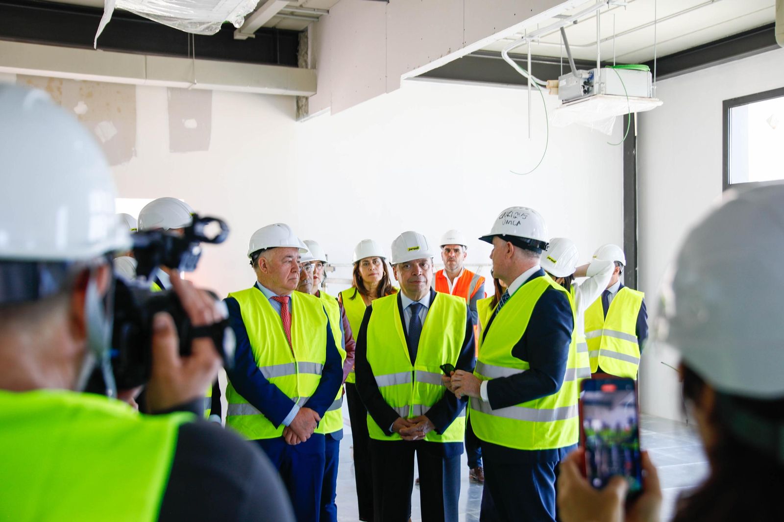Luis Planas en una visita a la cooperativa Única