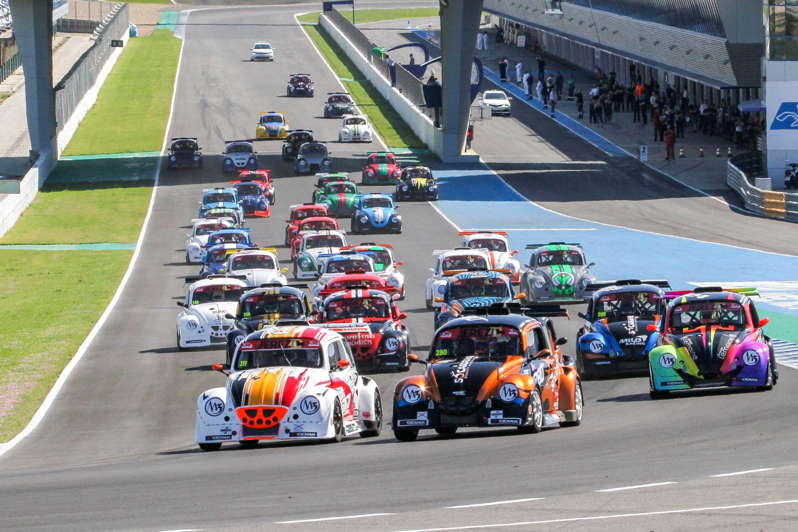 Salida de una de las carreras de la Fun Cup en el Circuito en la prueba celebrada en 2019.