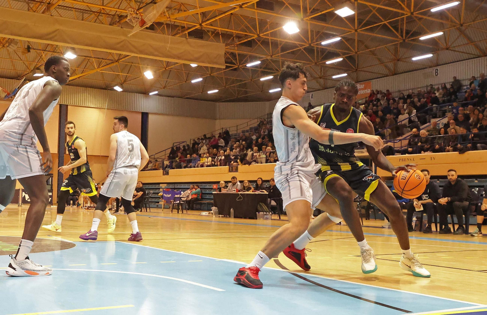 Las fotos de Udea Algeciras - CB Clavijo de la Segunda FEB de baloncesto