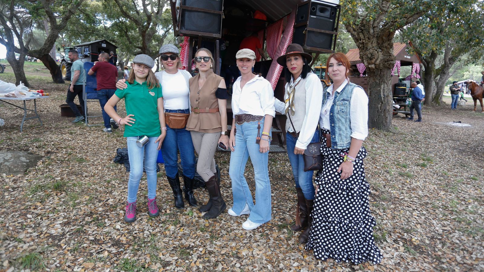 Búscate en las fotos del domingo en la romería de Los Barrios