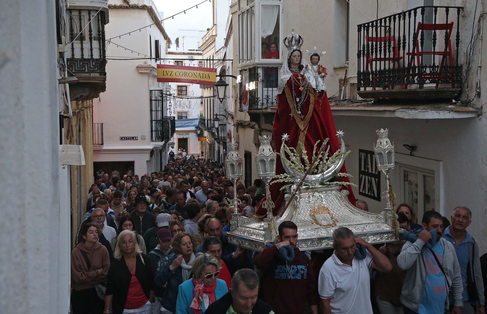 El regreso a su templo de la Virgen de la Luz de Tarifa, en imágenes