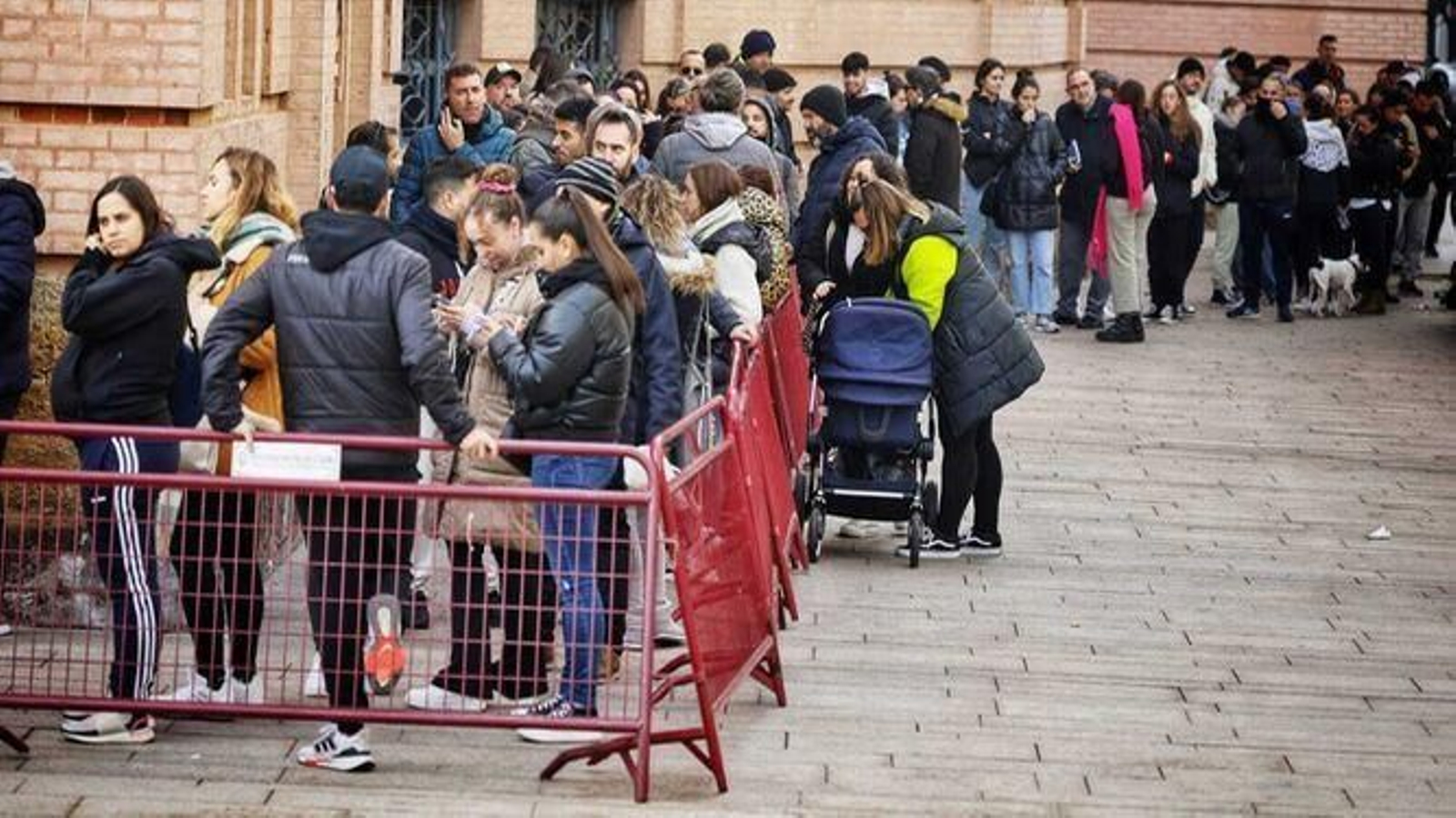 Imagen de la cola de preliminares.