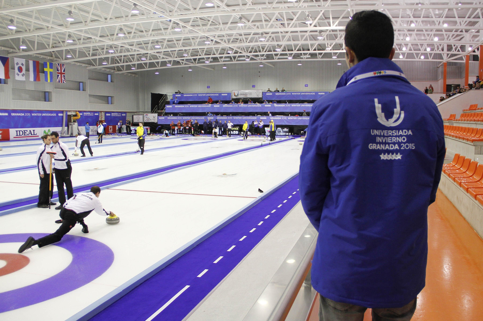 Arenas pide facturas de la instalación de las pistas de hielo.