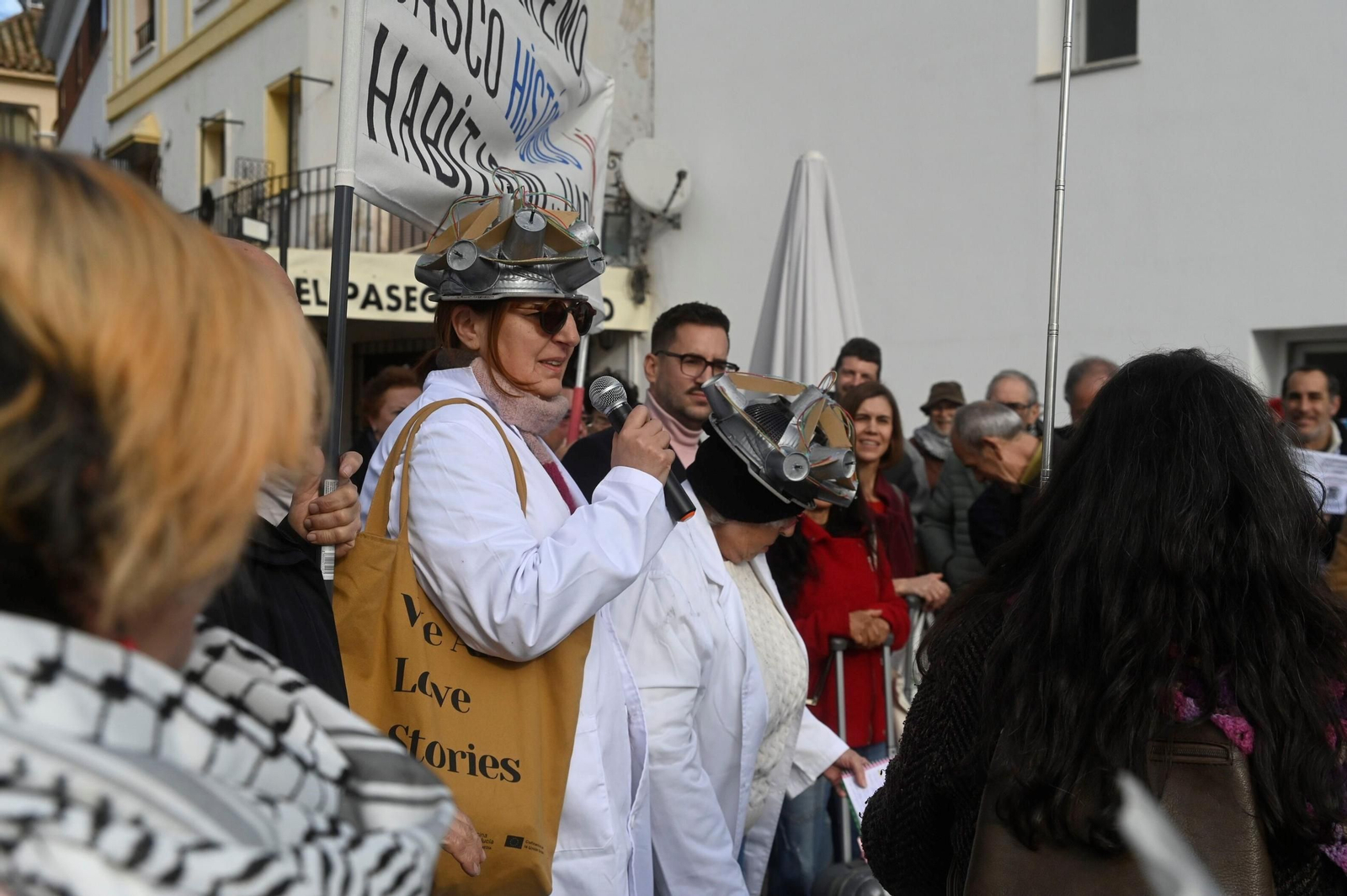 El  'free tour' reivindicativo de los vecinos del Casco Histórico de Córdoba contra el turismo masivo, en imágenes