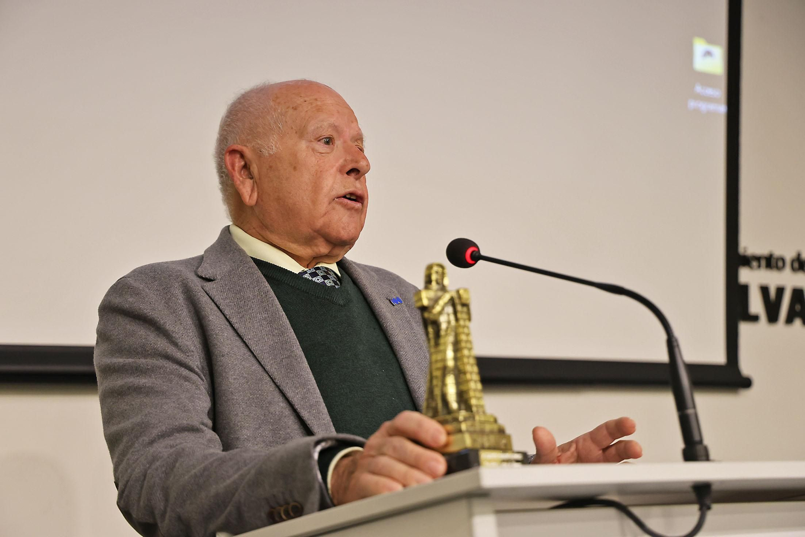 Imágenes de la inauguración de la exposición 'La Telefonía en Huelva'