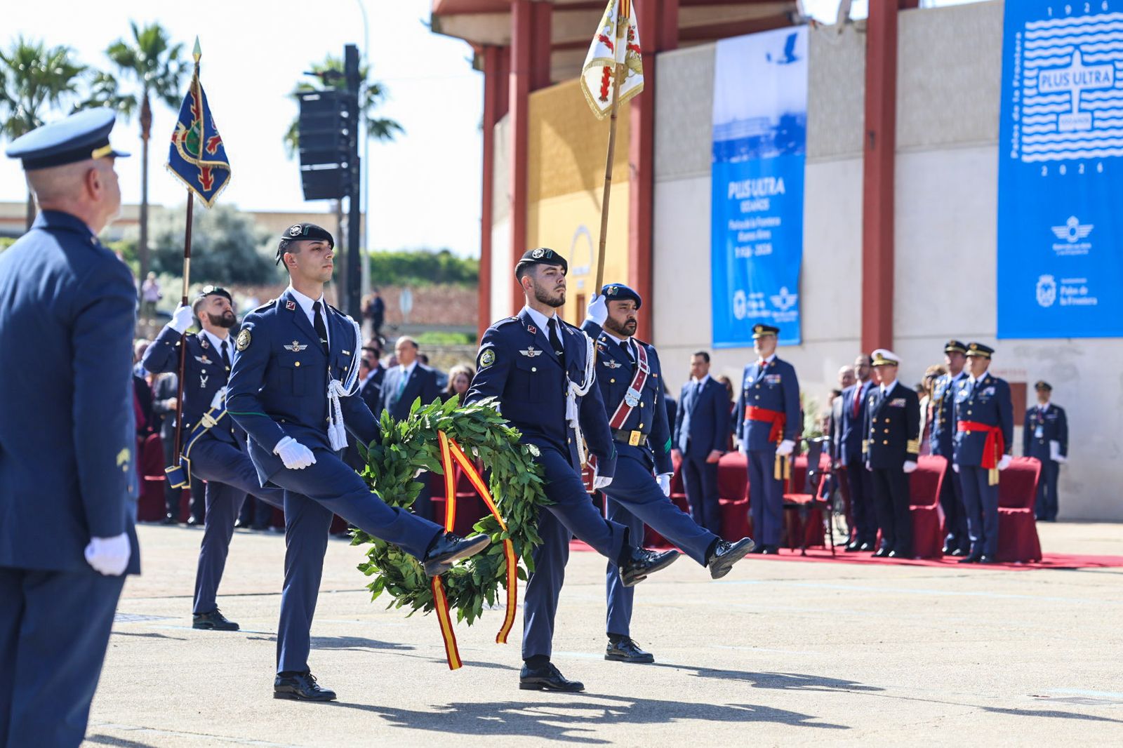 Fotografías del Acto Militar presidido por S.M. el Rey Felipe VI con motivo del centenario del Plus Ultra