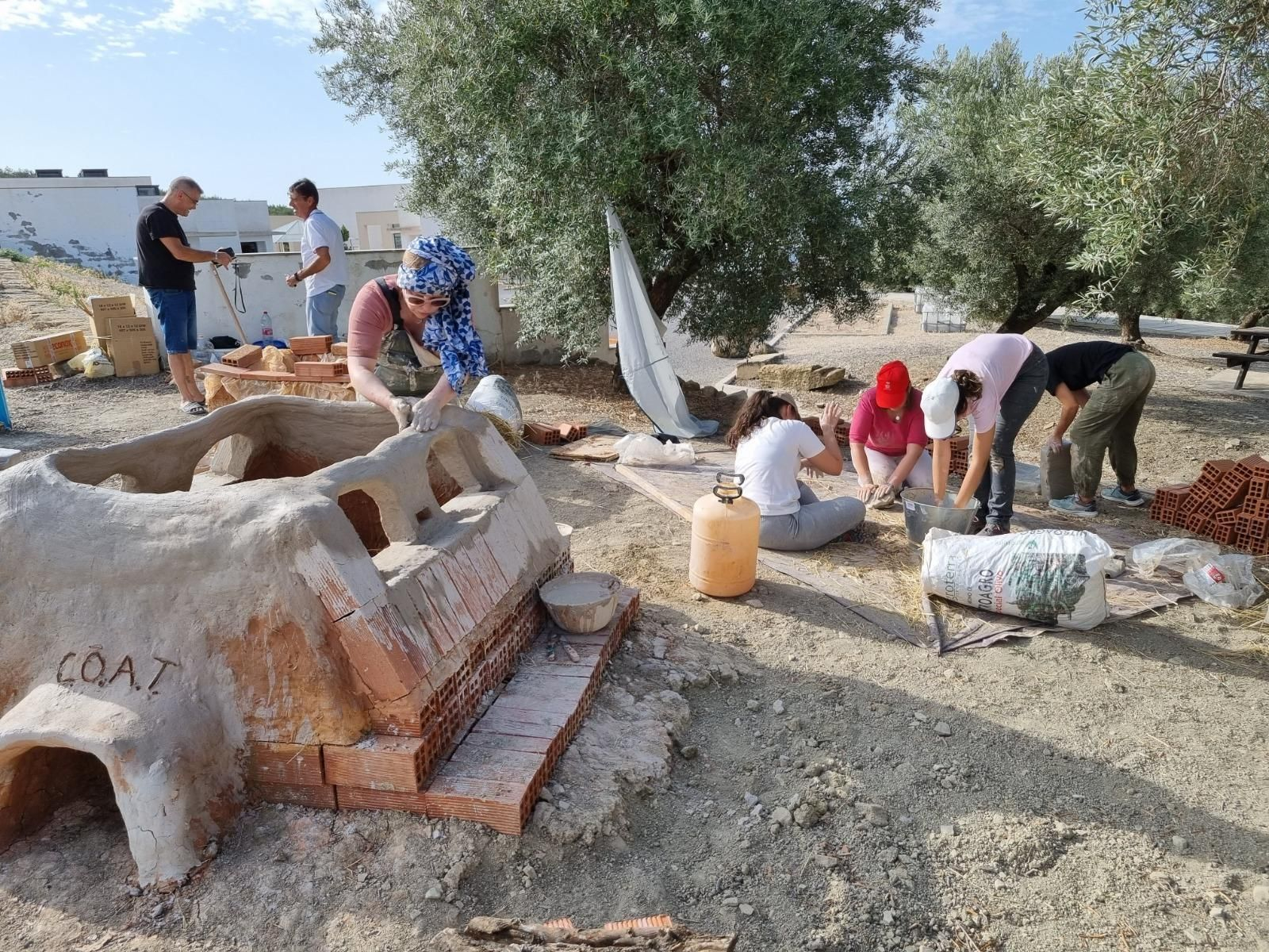 Participantes en el curso desarrollado en el yacimiento de Torreparedones.
