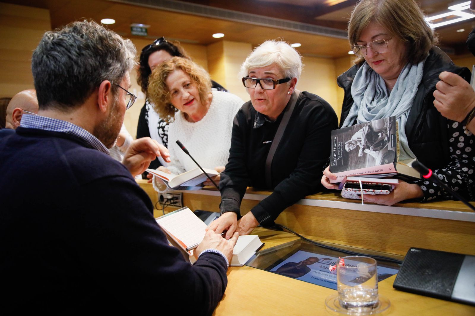 ¿Has estado en la presentación del libro de Máximo Huerta? Entra en la galería y buscate