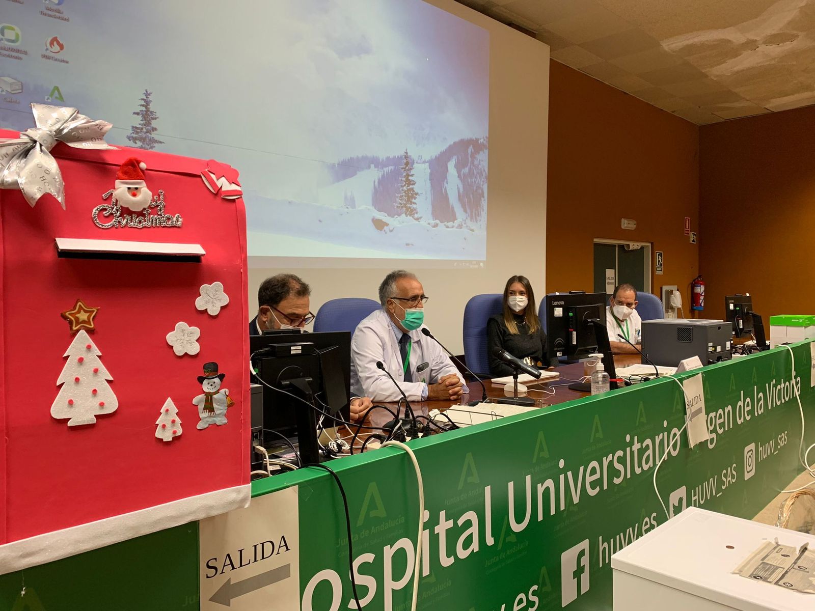 Pacientes ingresados en Clínico recibirán mensajes de felicitación en Navidad diseñados por alumnos de infantil