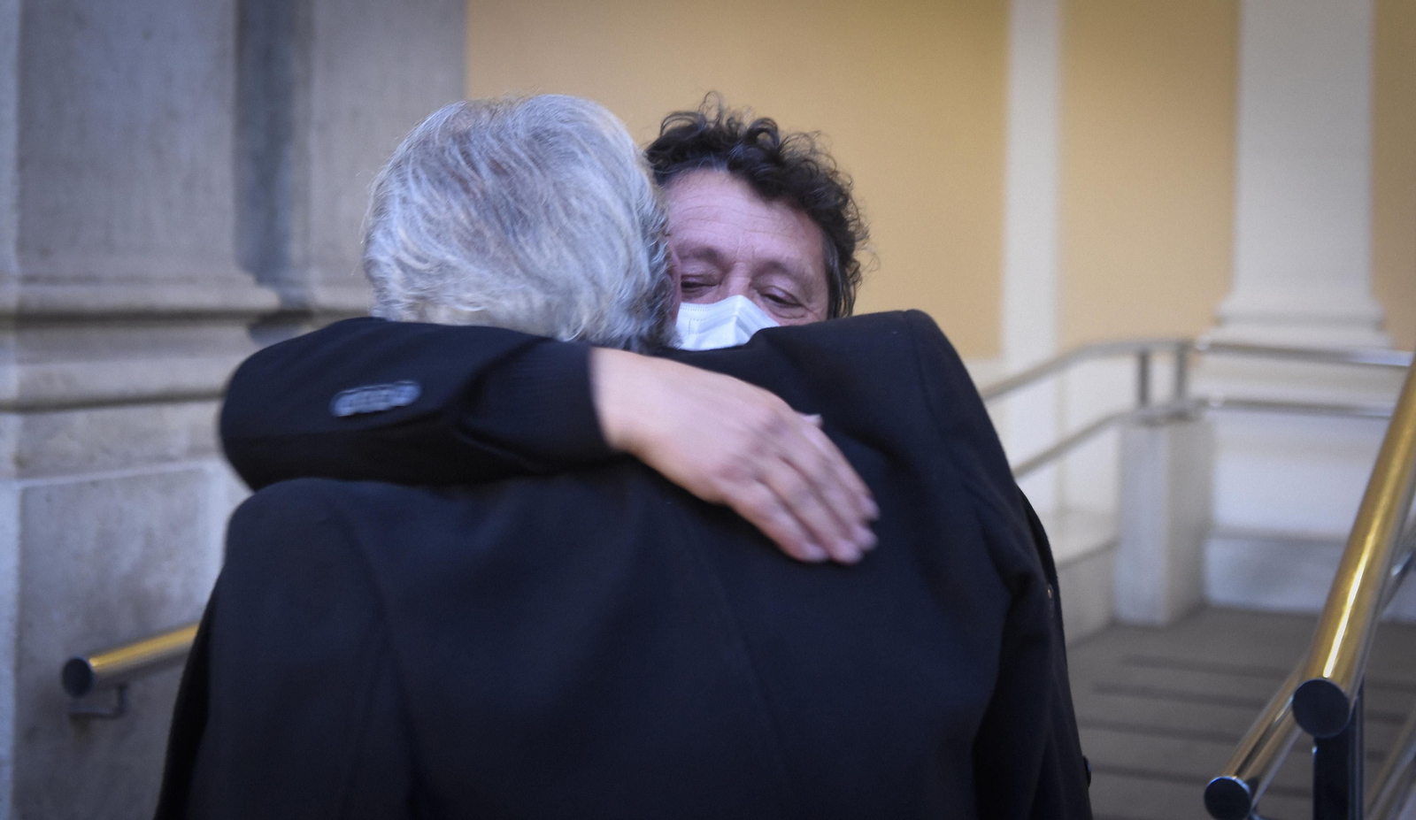 Las imágenes de la capilla ardiente de Pascual González