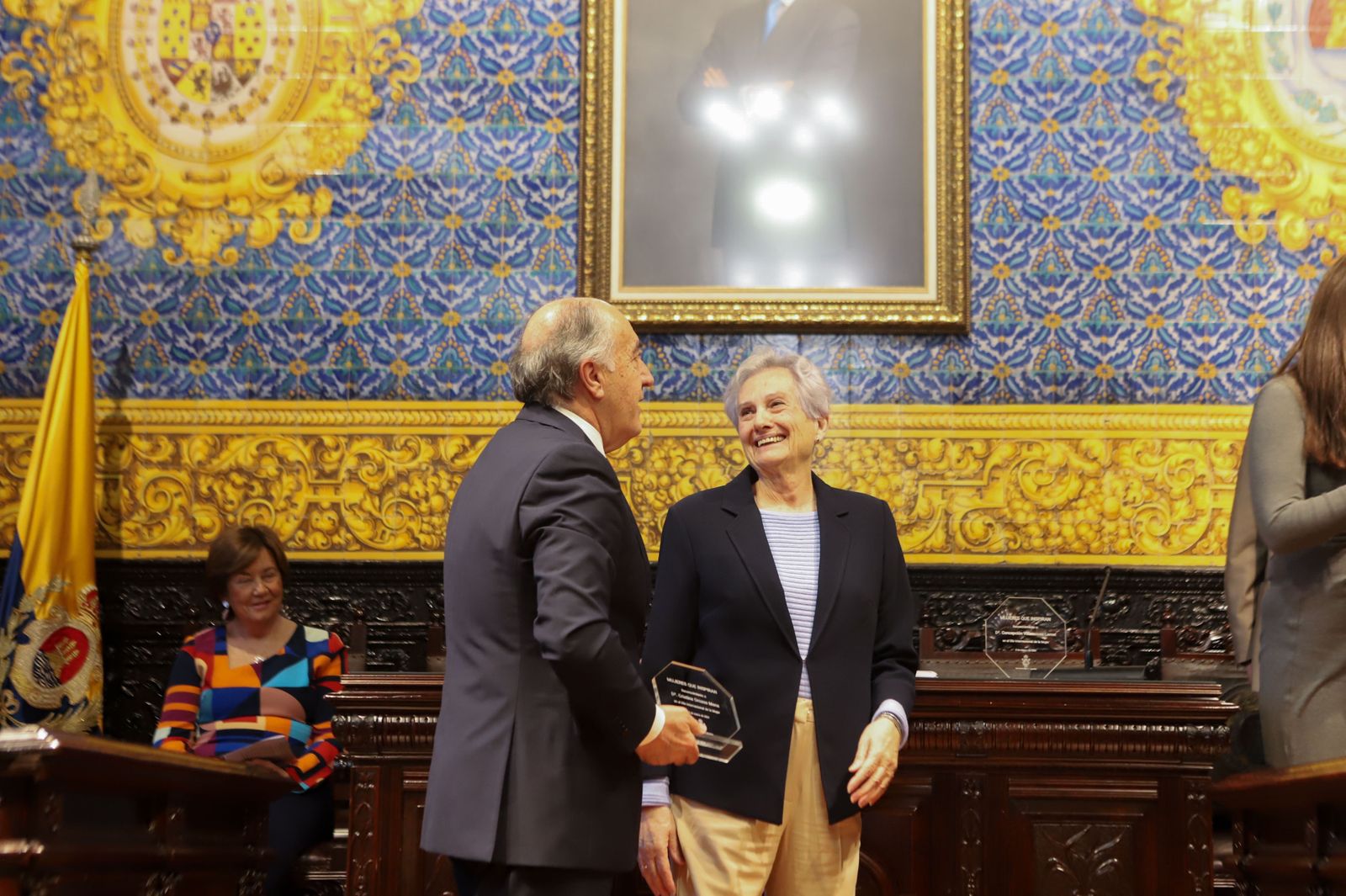 Imágenes del homenaje a Concepción Villaescusa y Cristina Orozco en Algeciras por el 8-M