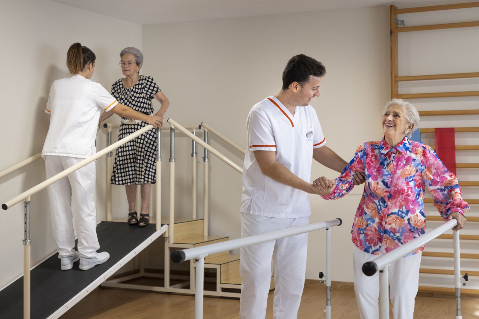 Las residencias de mayores DomusVi en Málaga apuestan por la fisioterapia