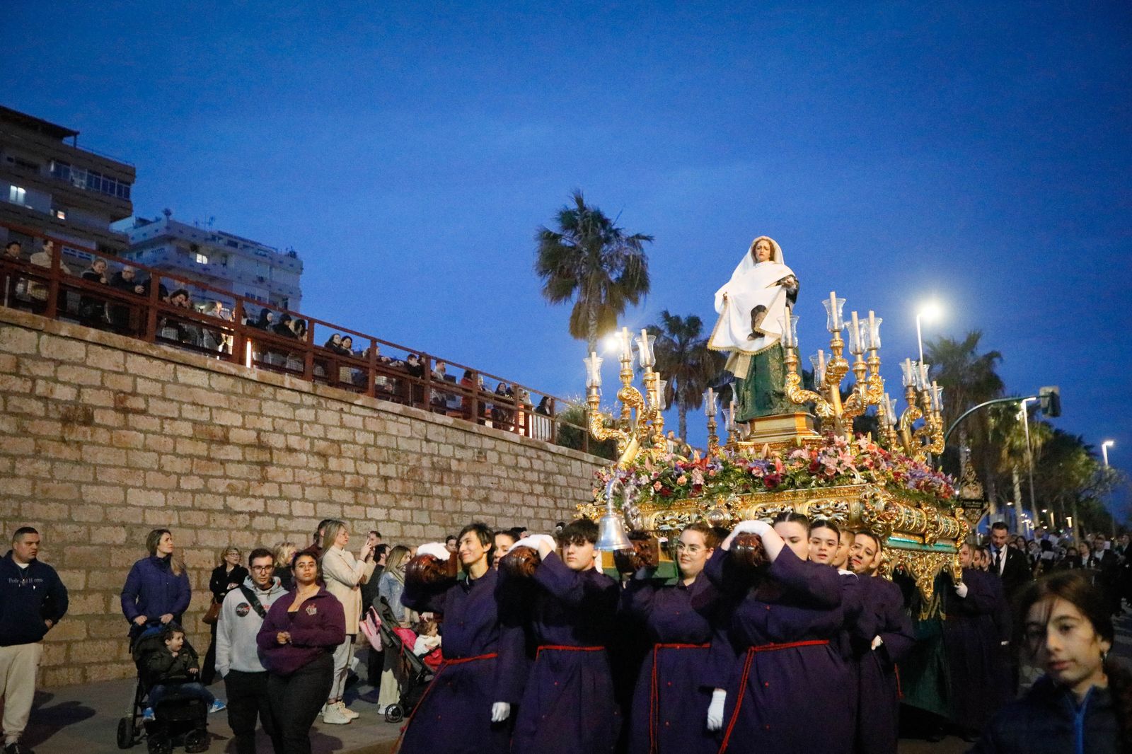 La procesión del Encuentro, en imágenes
