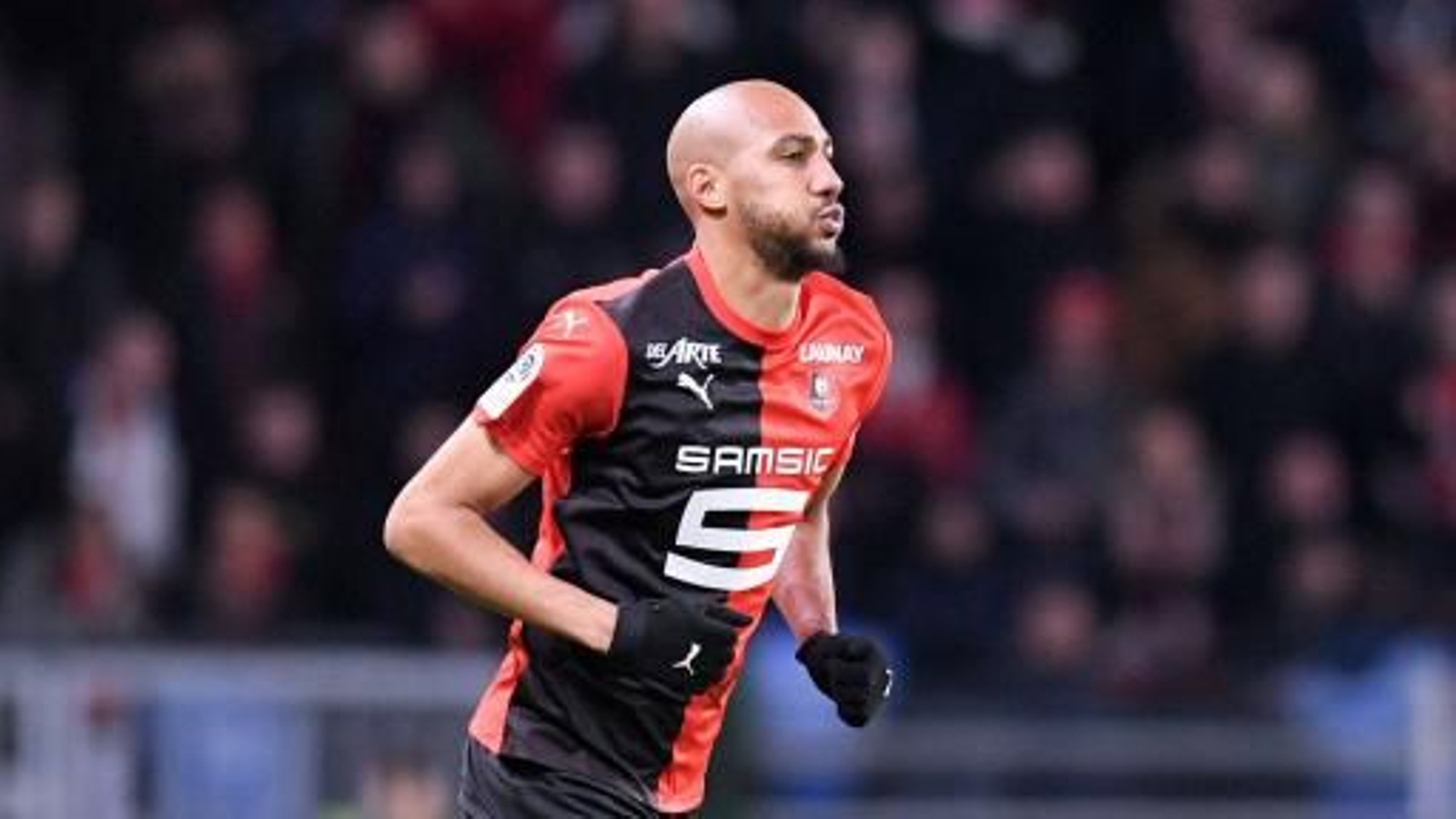 Nzonzi, con la camiseta del Rennes