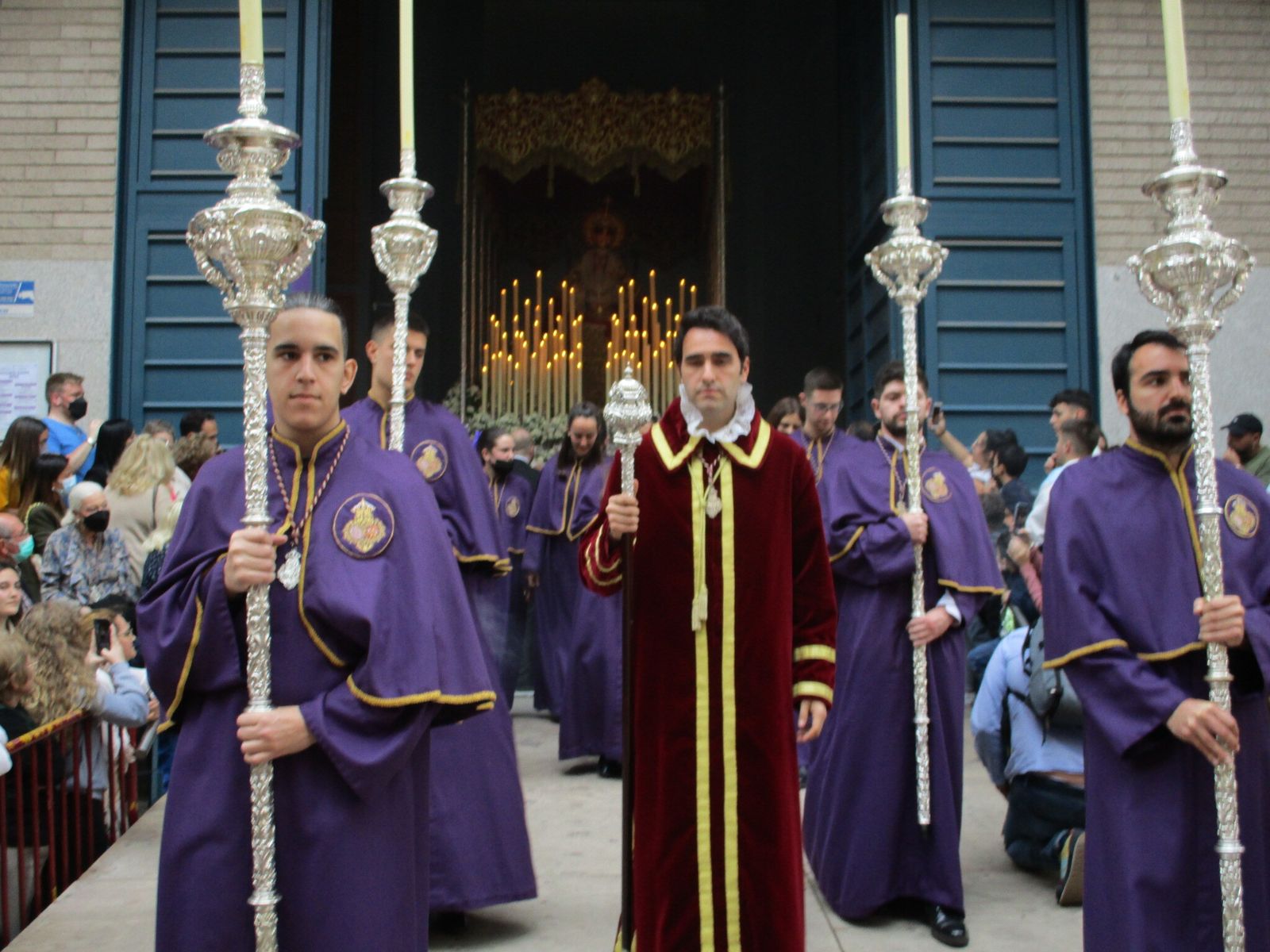 Imágenes de la estación de penitencia de la Hermandad de Pasión de Almería