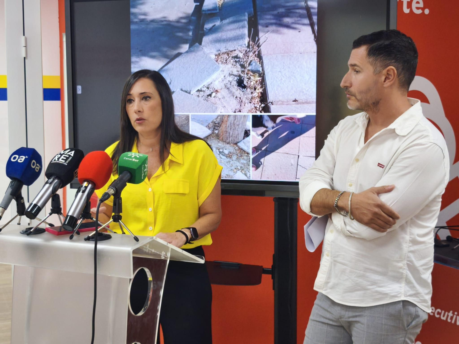 Rocío Arrabal y Fran Fernández durante la rueda de prensa de inicio del curso político.