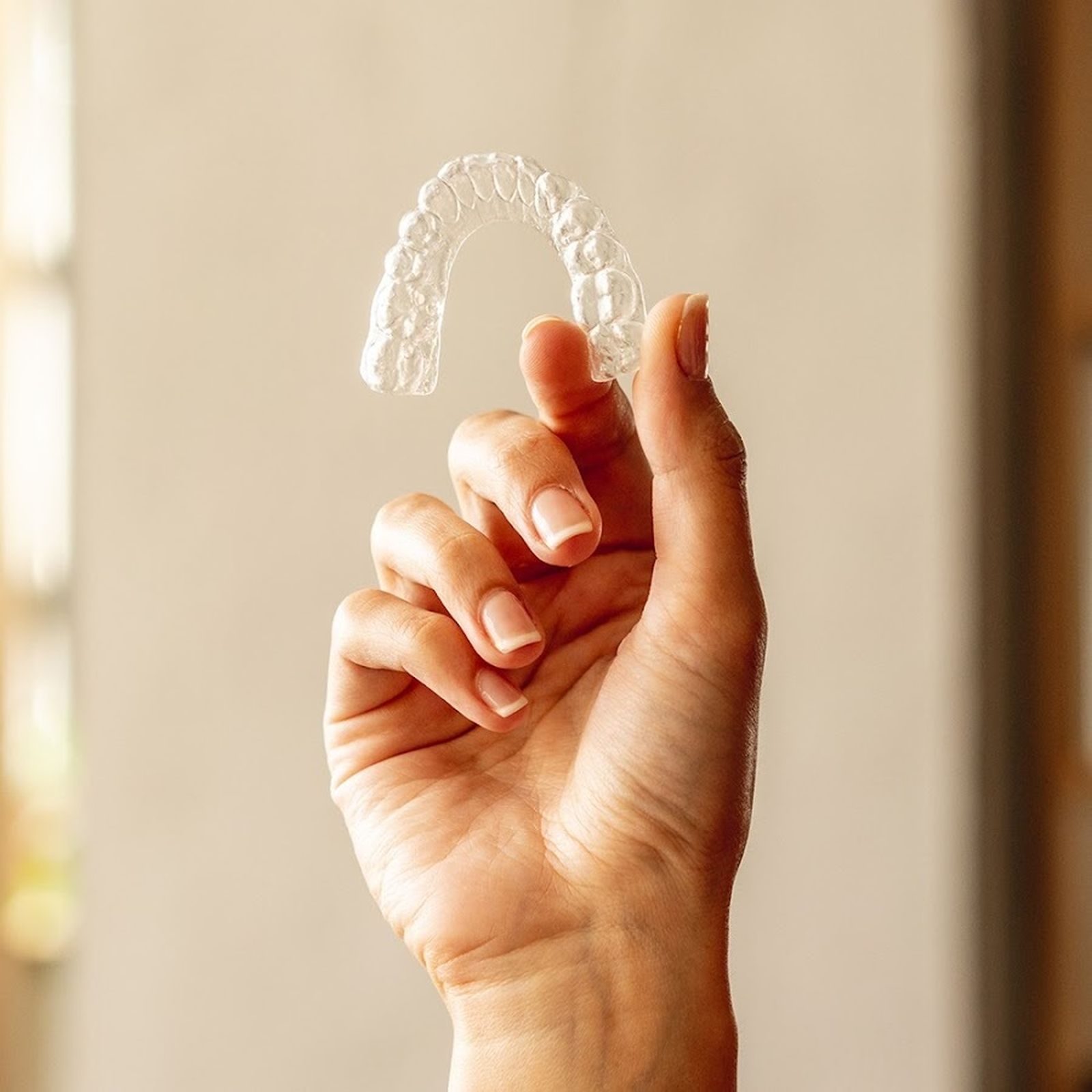 Los que contraten el tratamiento de ortodoncia invisible en el mes del Black Friday se llevarán gratis, entre otros, un tratamiento de higiene bucal.