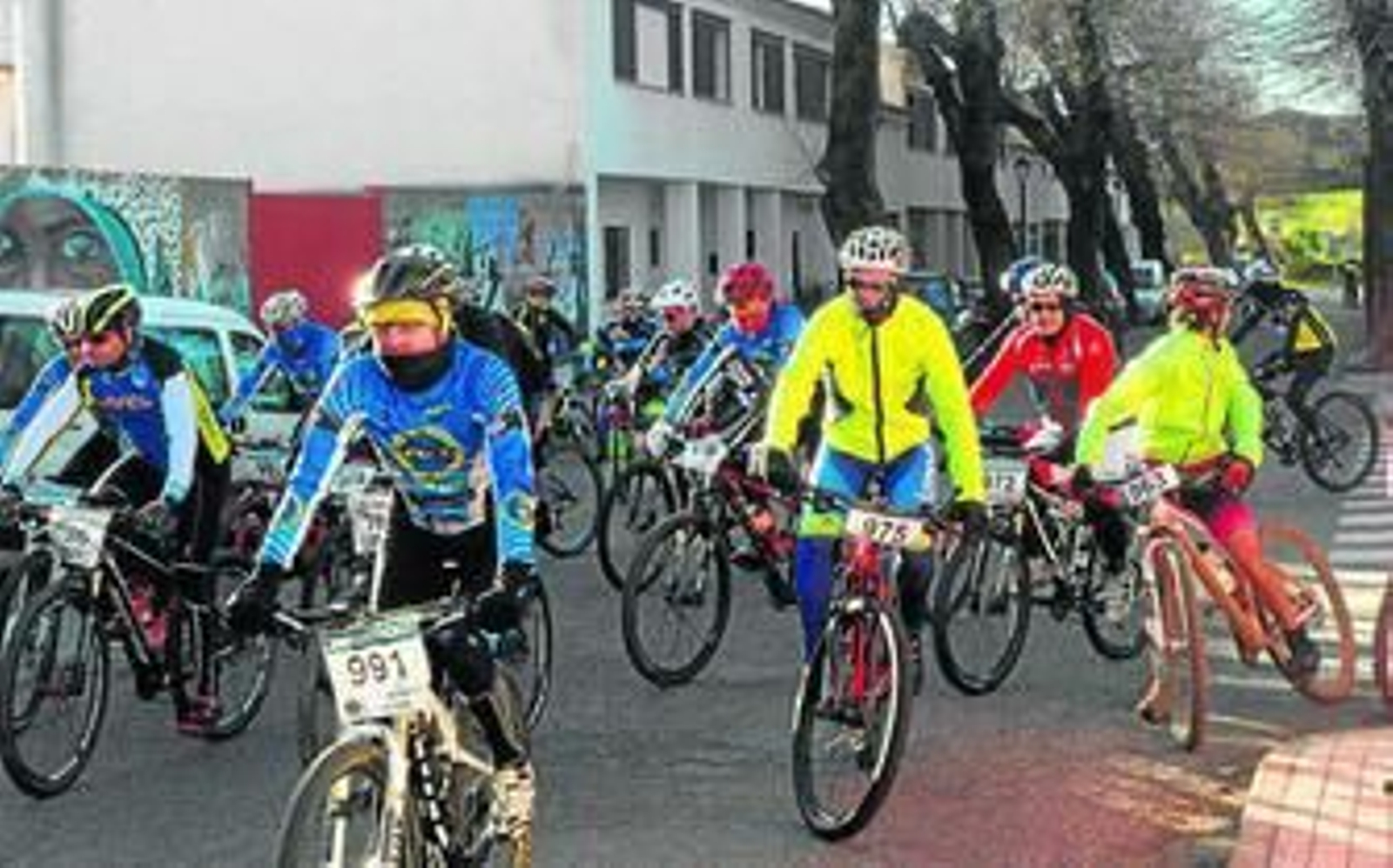 La prueba volvió a ser un éxito de participación, completándose el tope de 140 ciclistas.