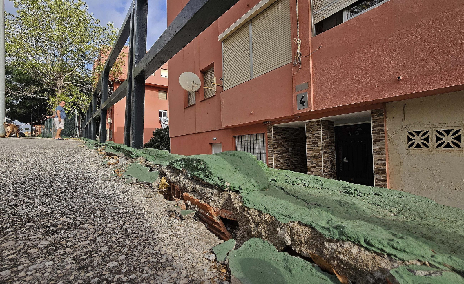 Fotos de los desperfectos en la barriada del Liang Shan Po en Algeciras