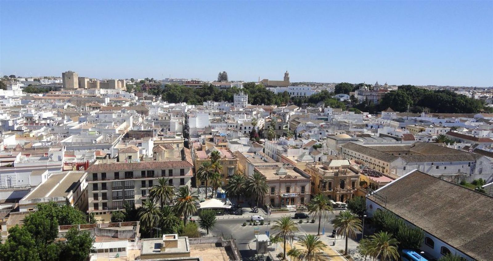 IU y Cs critican la gestión municipal en torno al V Centenario de la Primera Vuelta al Mundo.