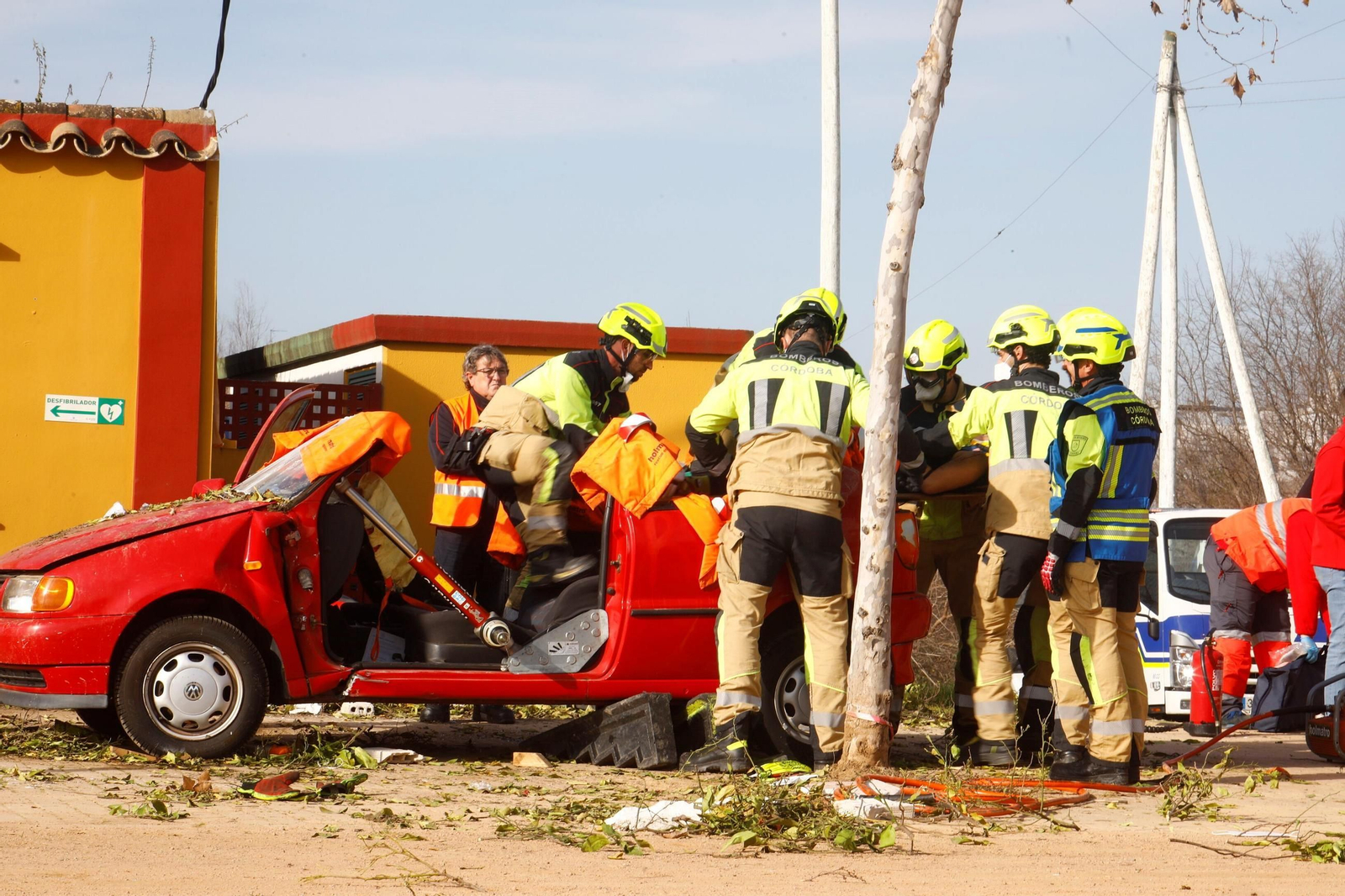 El simulacro de actuación ante una explosión en la Feria de Córdoba, en imágenes