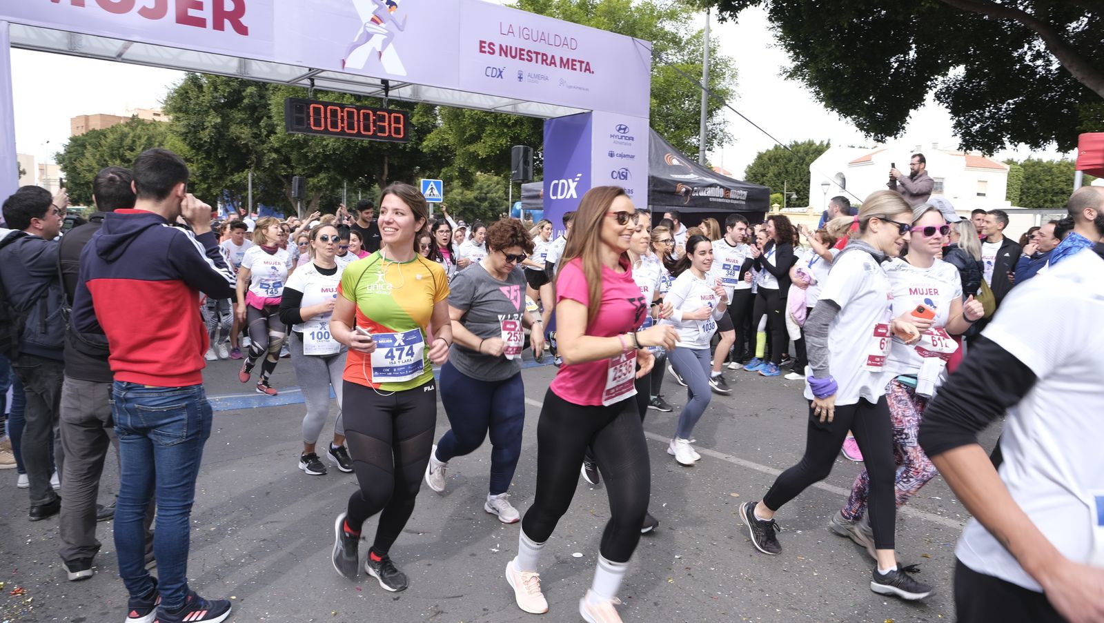 Imágenes de la Carrera de la Mujer 2023 en Almería