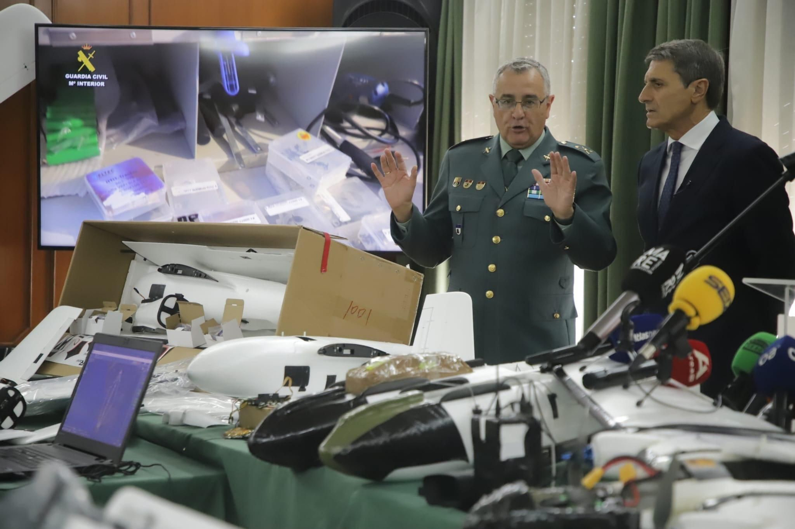 Lara y Pedro Fernández, este miércoles en Algeciras