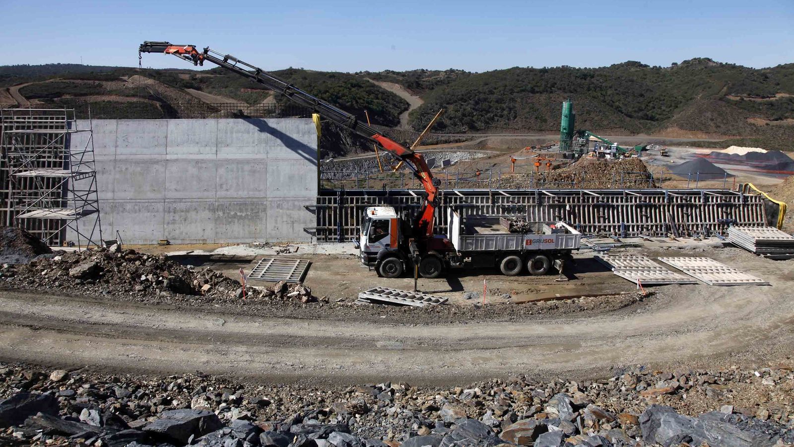 Obras de la presa de Alcolea, en Gibraleón