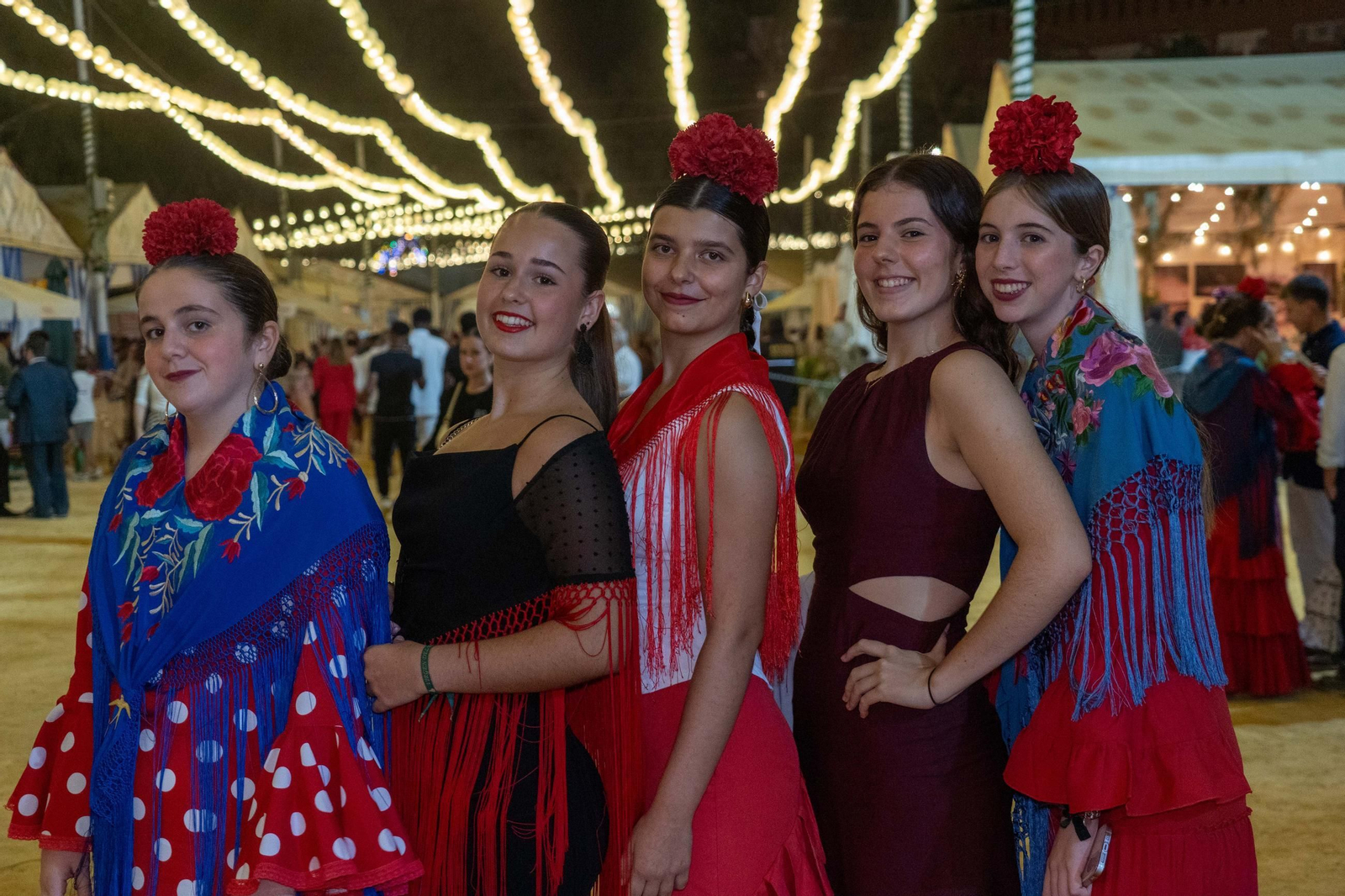 Imágenes del ambiente del ambiente de la noche del domingo en la Feria de Otoño y del Caballo 2025 de Huelva
