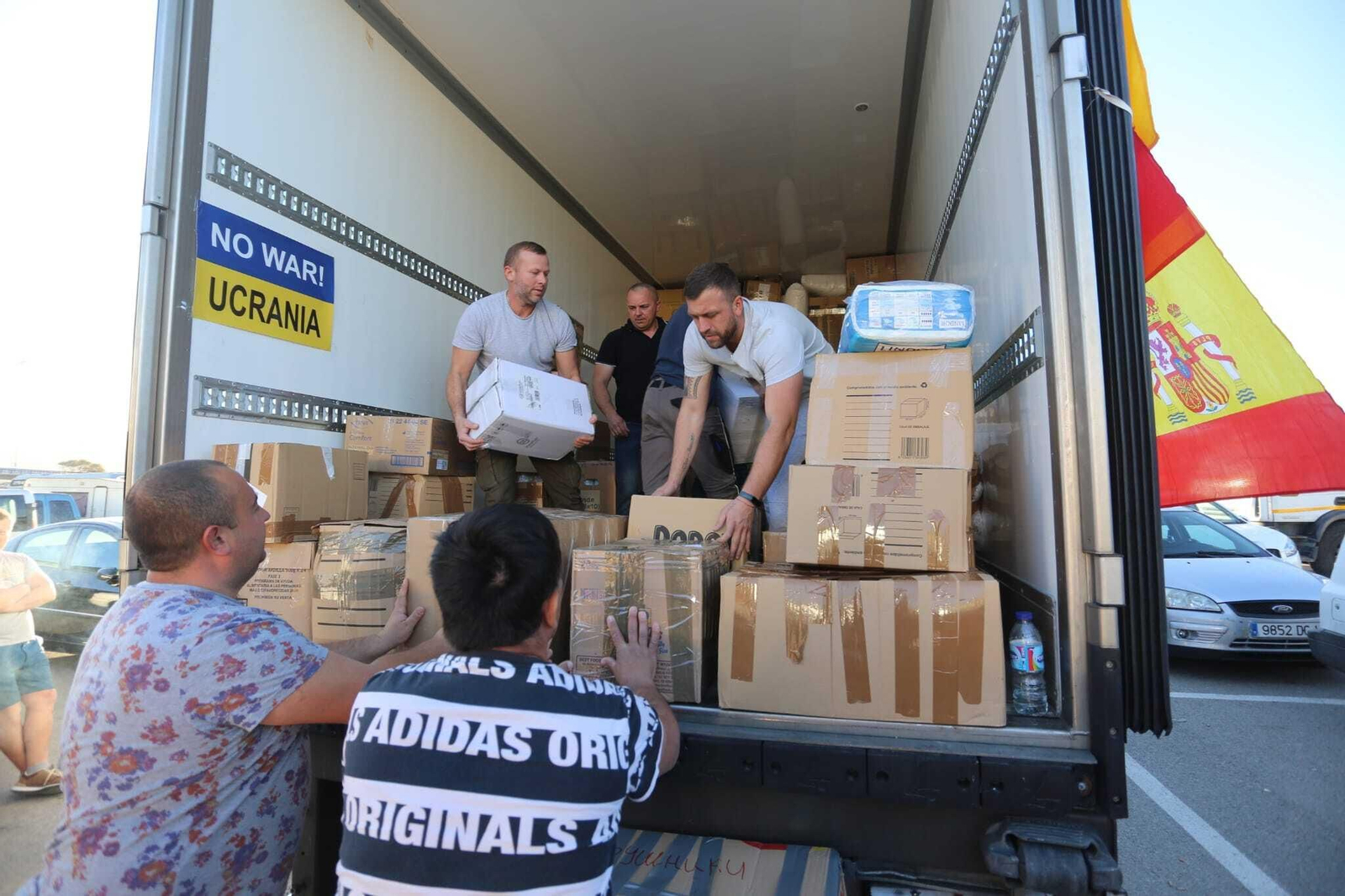 Málaga envía ayuda humanitaria a Ucrania, en fotos