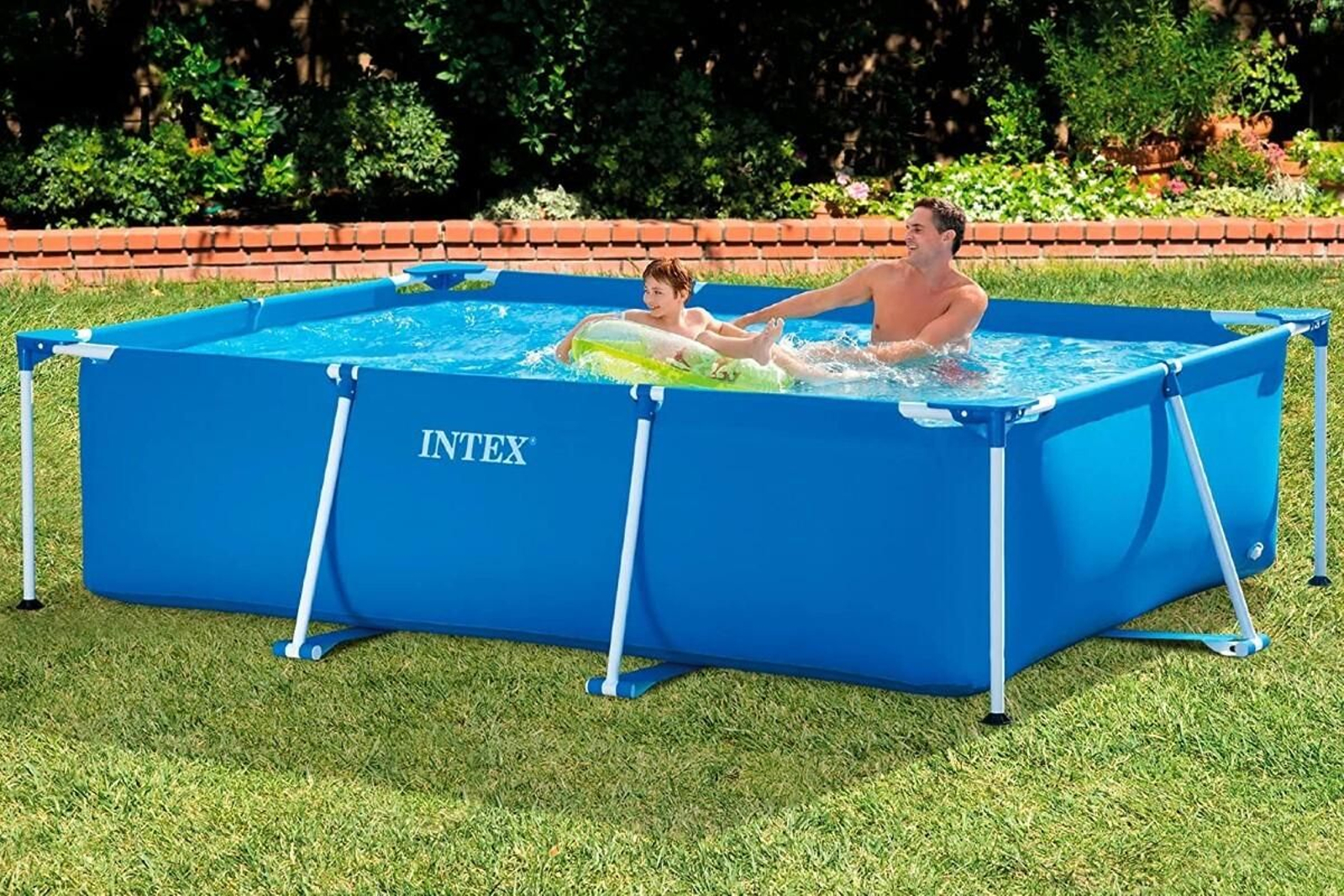 La piscina desmontable que necesitas este verano es de Intex y ¡cuesta solo 99 euros!