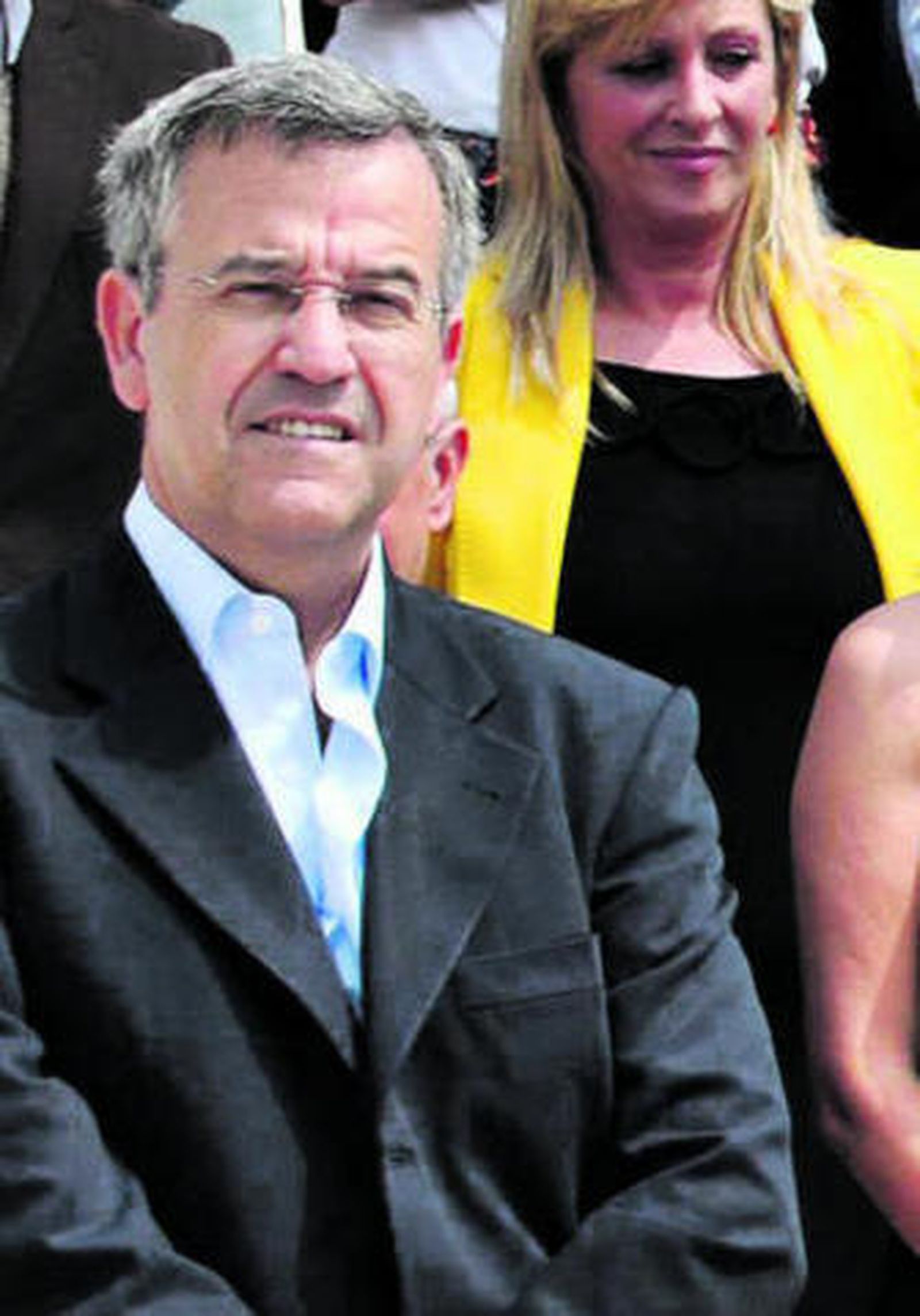 El PP de Málaga logra relegar al dos a Villalobos en favor de García Urbano