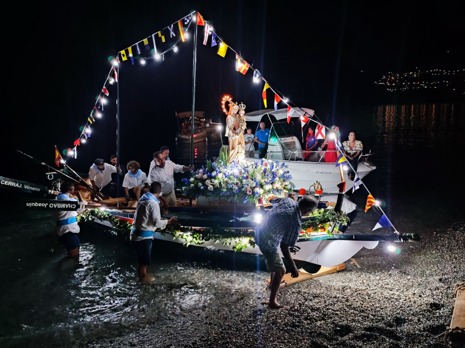 La Herradura estrena la jábega 'Consuelo' para la procesión marítima de la Virgen del Carmen