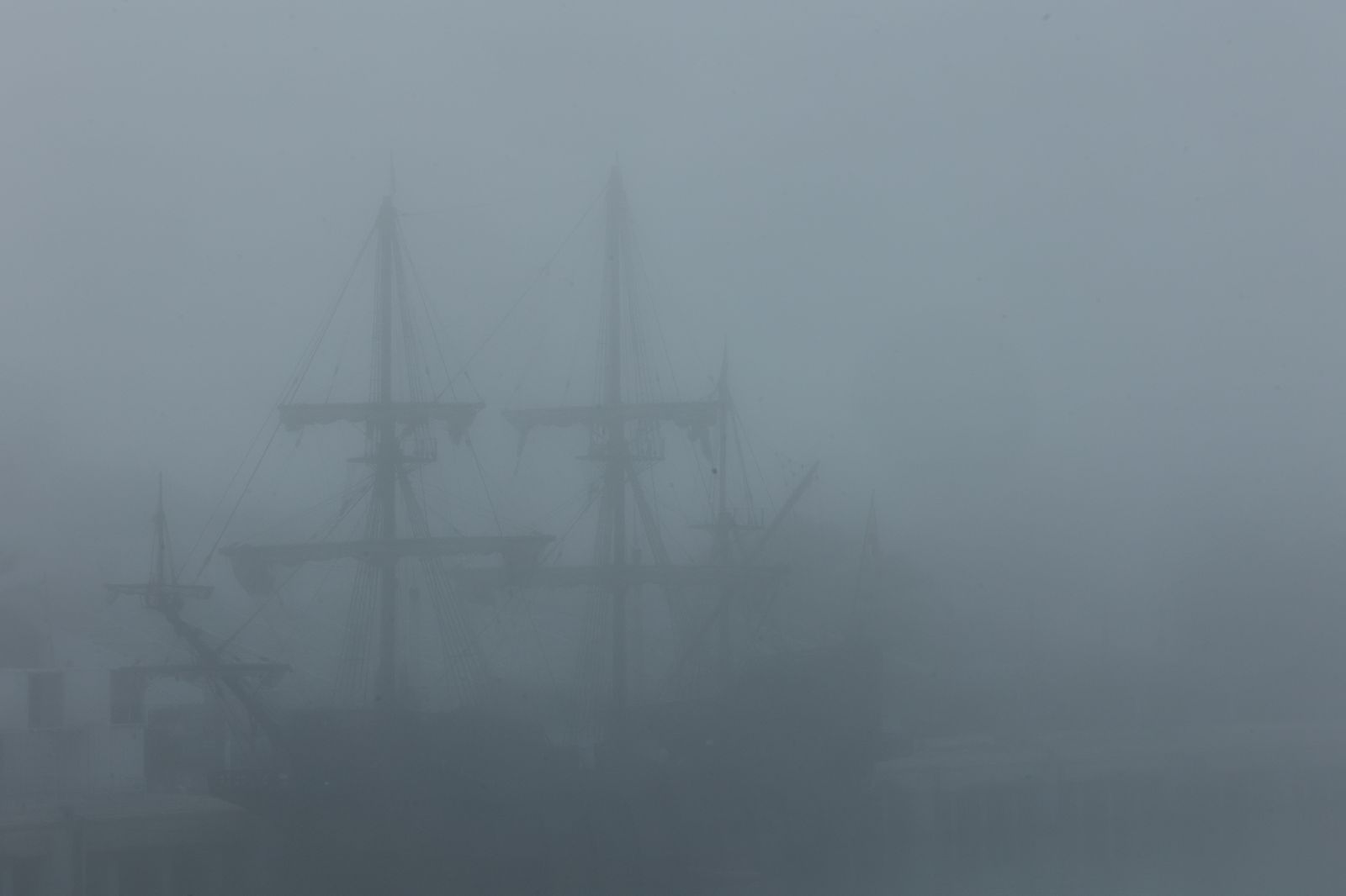 Las mejores imágenes de la niebla que cubría  Sevilla de nuevo