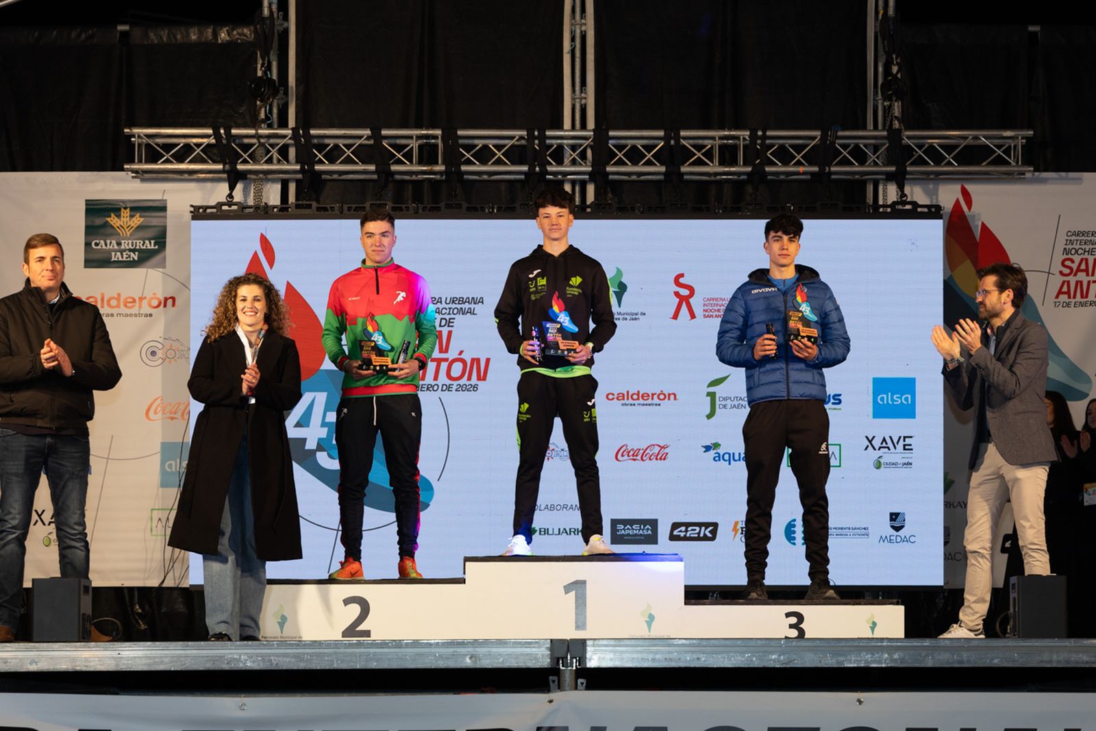 En imágenes: entrega de trofeos de todas las categorías de la Carrera de San Antón 2026