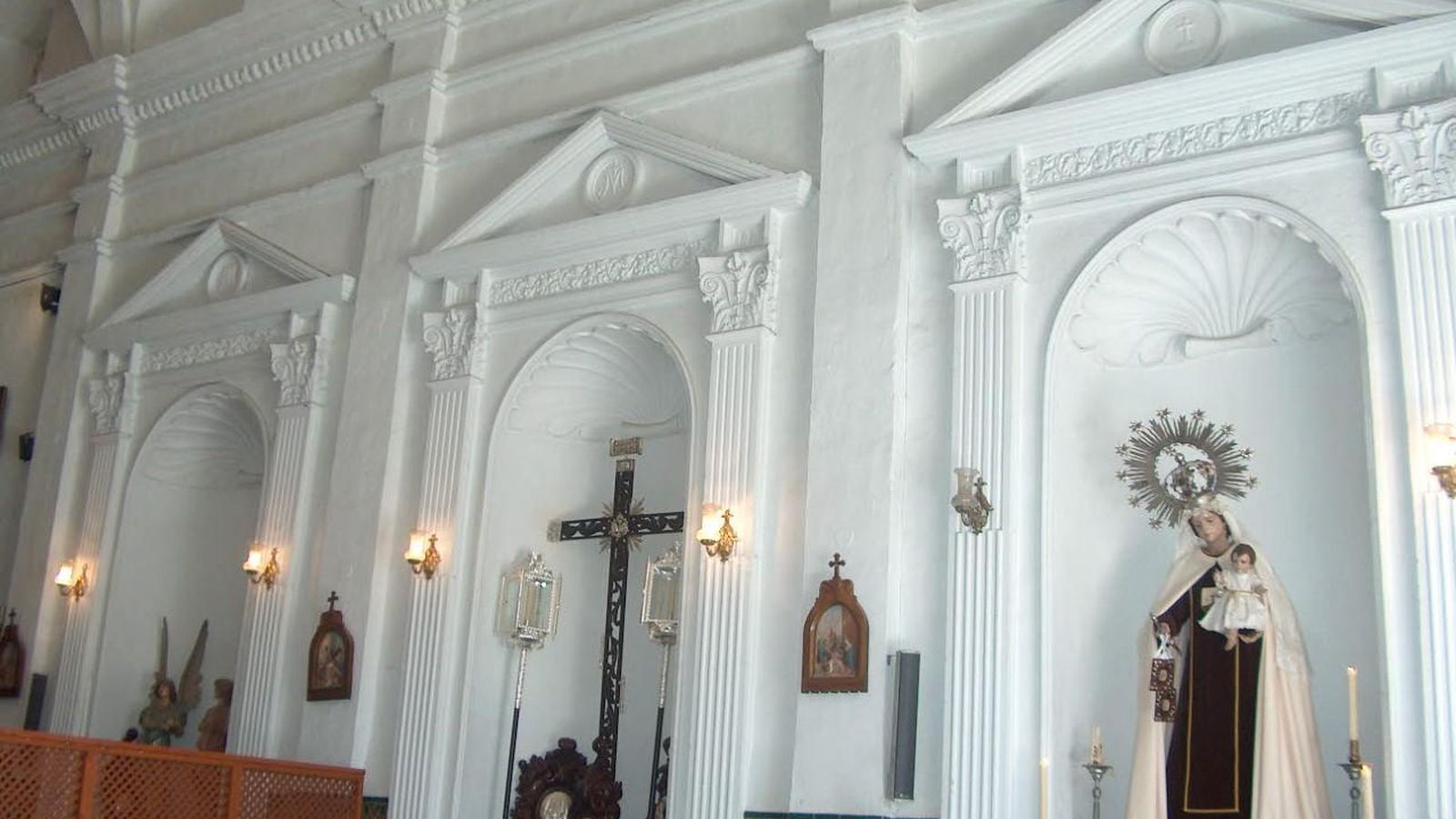 El interior de la capilla.