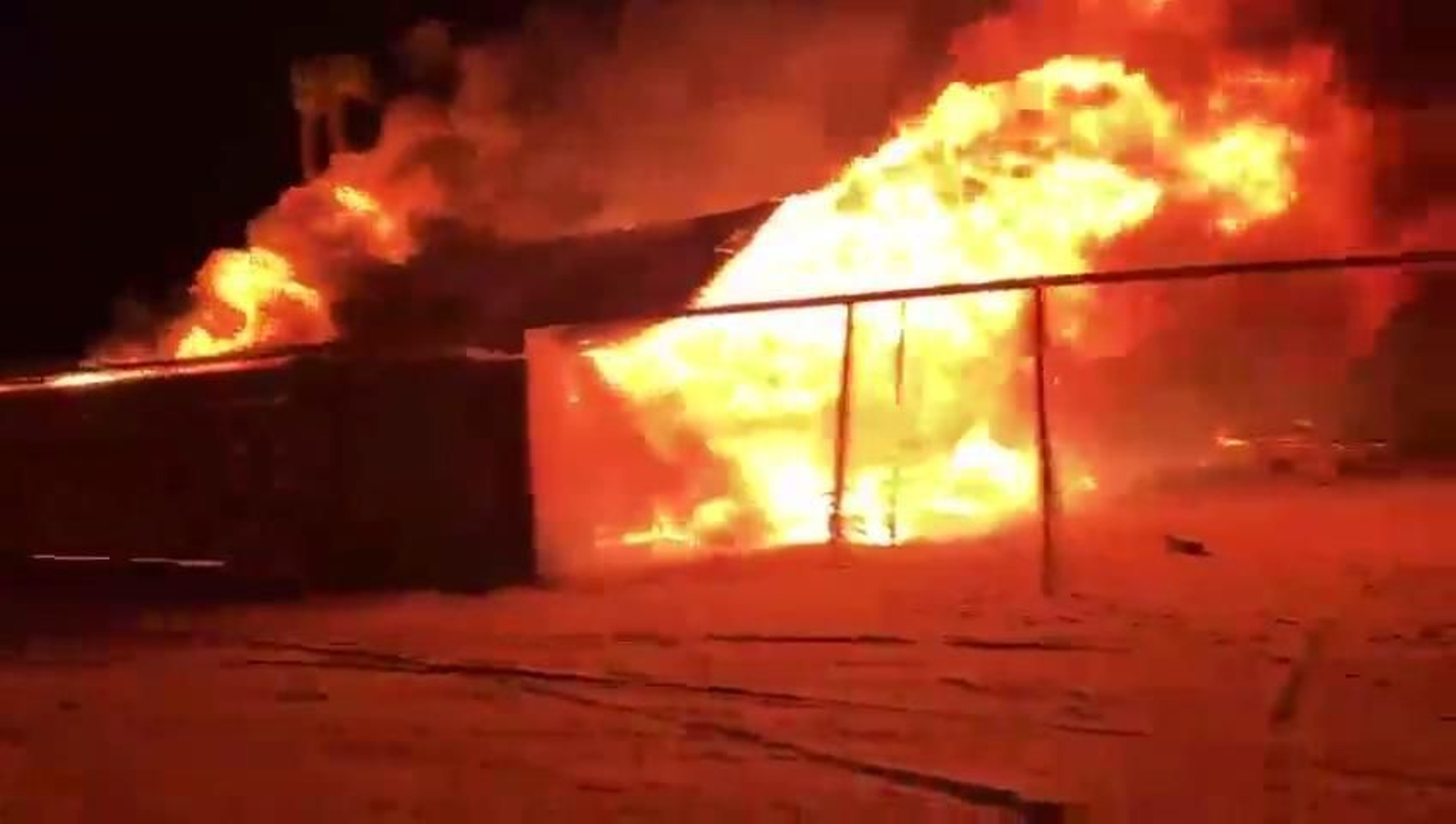 Vídeo del incendio en El Tabla grabado por los efectivos del Consorcio Provincial de Bomberos de Huelva durante su intervención.