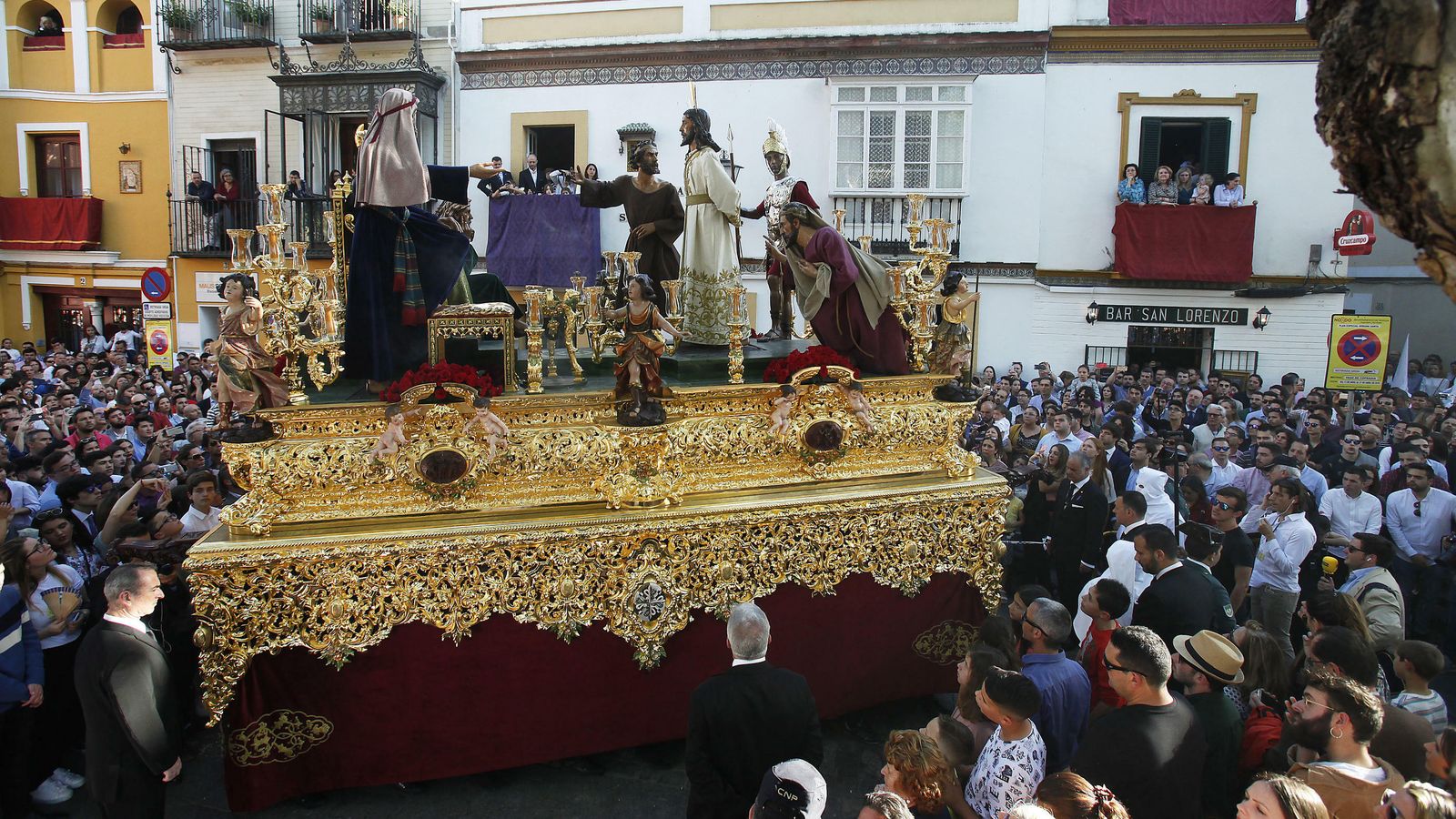 El paso de misterio de Nuestro Padre Jesús ante Anás.