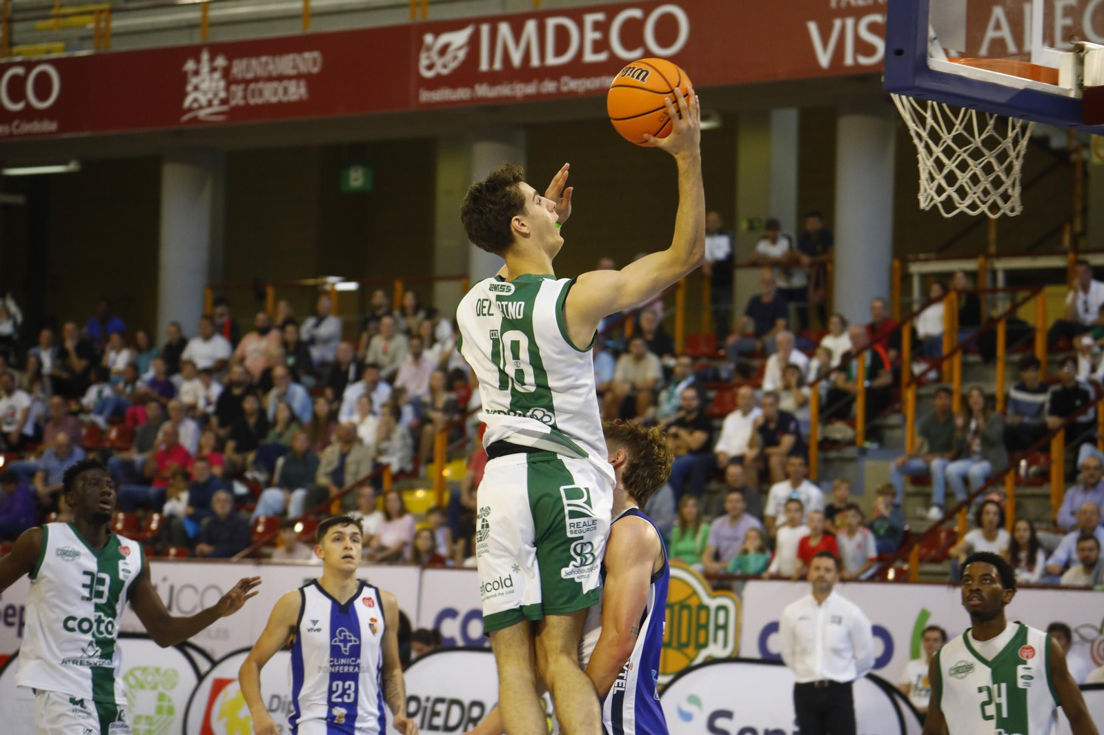 Las mejores fotos del ambiente en Vista Alegre para el Coto Córdoba - Clínica Ponferrada