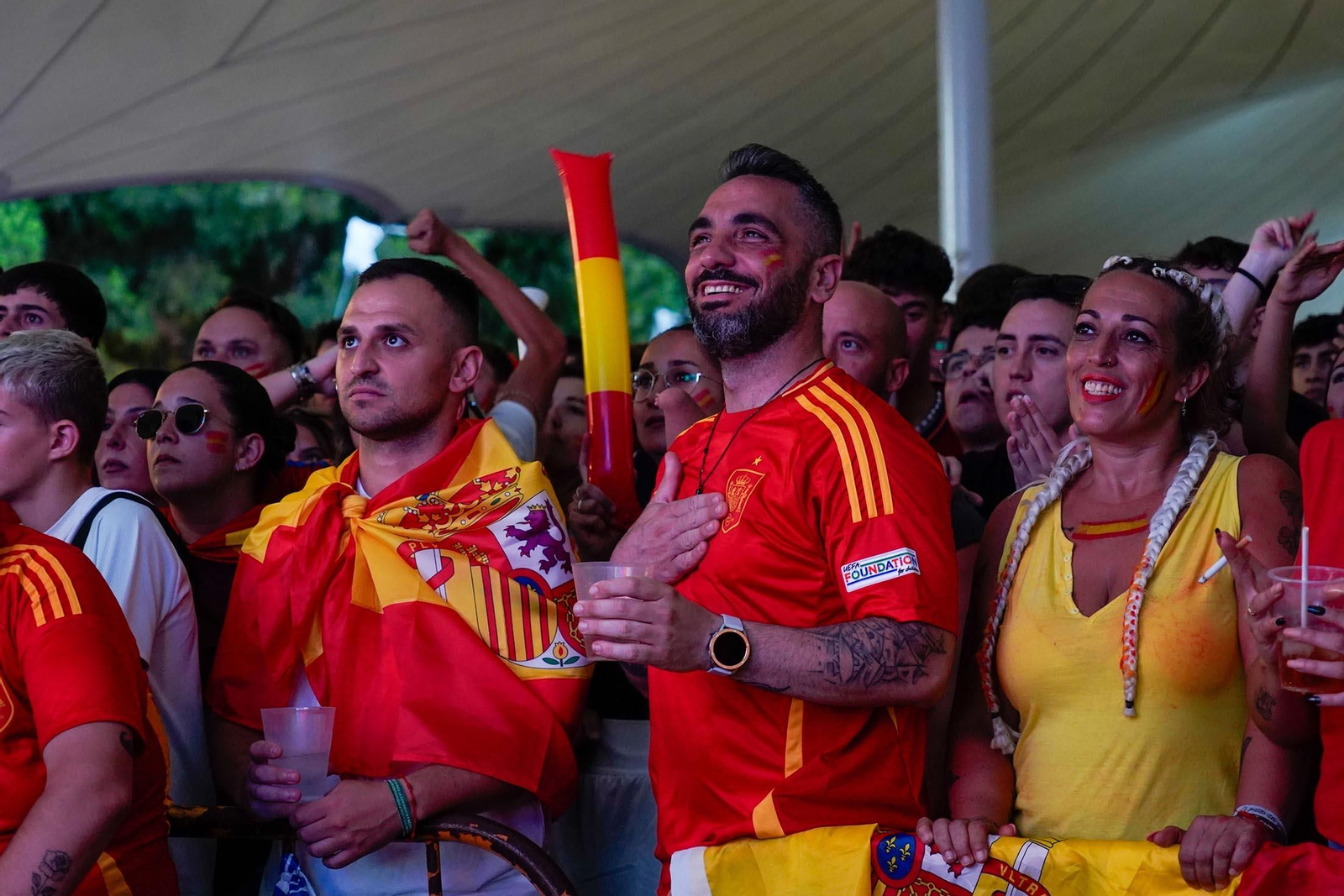 Imágenes del ambiente durante la final de la Eurocopa entre España e Inglaterra Imágenes del ambiente durante la final de la Eurocopa entre España e Inglaterra