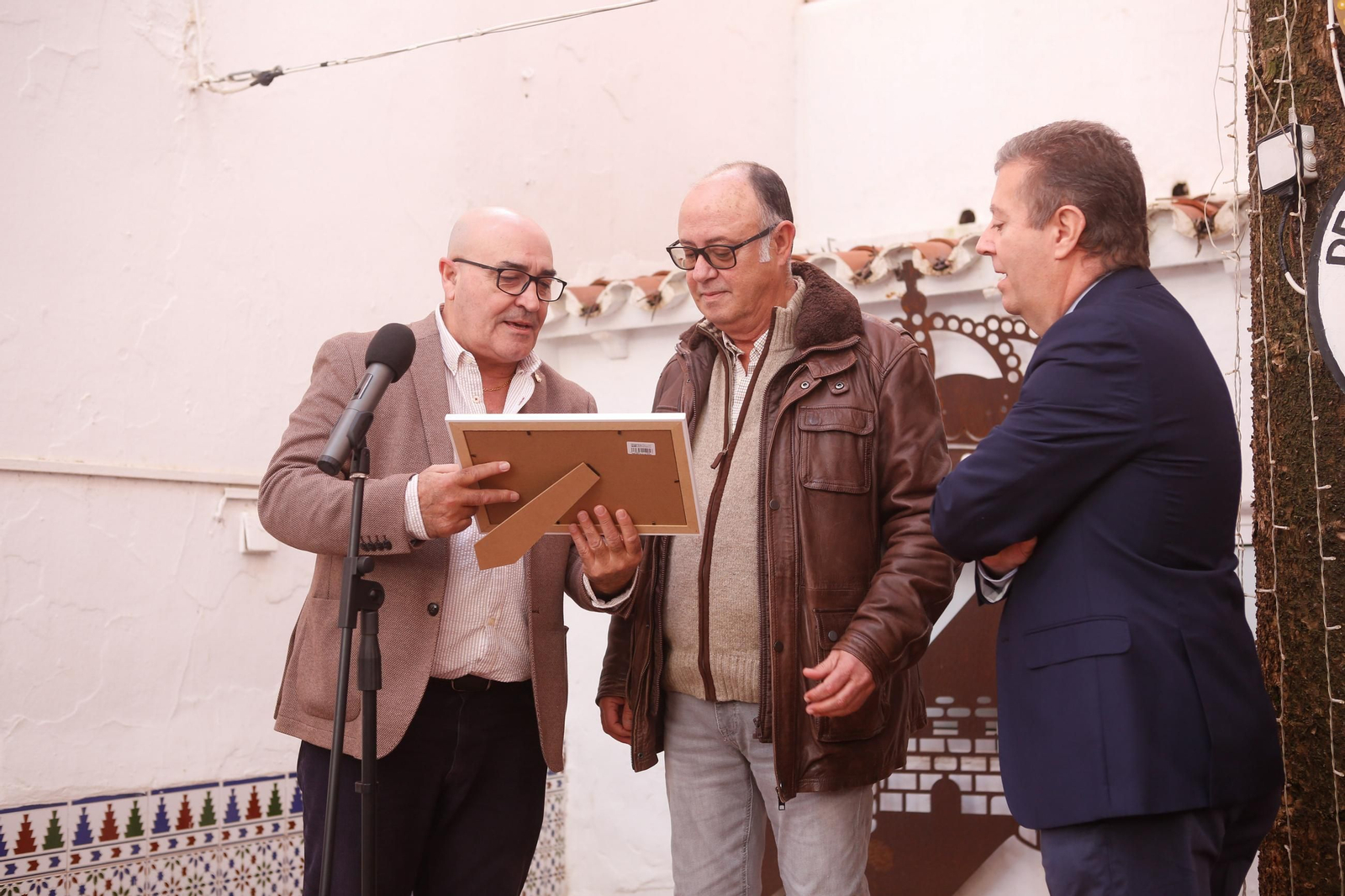 Las fotos de la entrega de medallas de la Asociación Fuerte de Santa Bárbara a la Peña Balona y Julio Vega