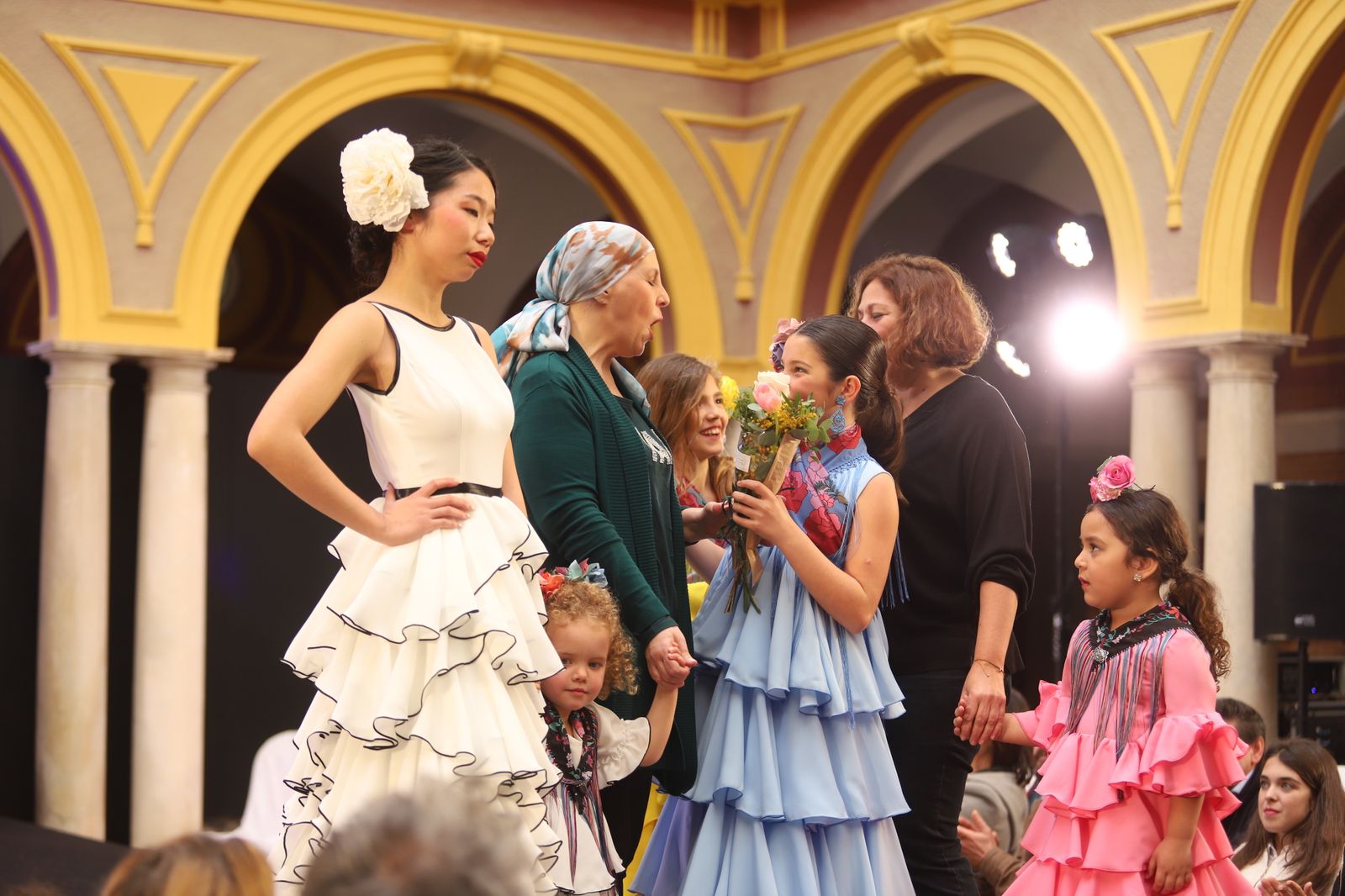 Imágenes del desfile de moda flamenca de los mas pequeños