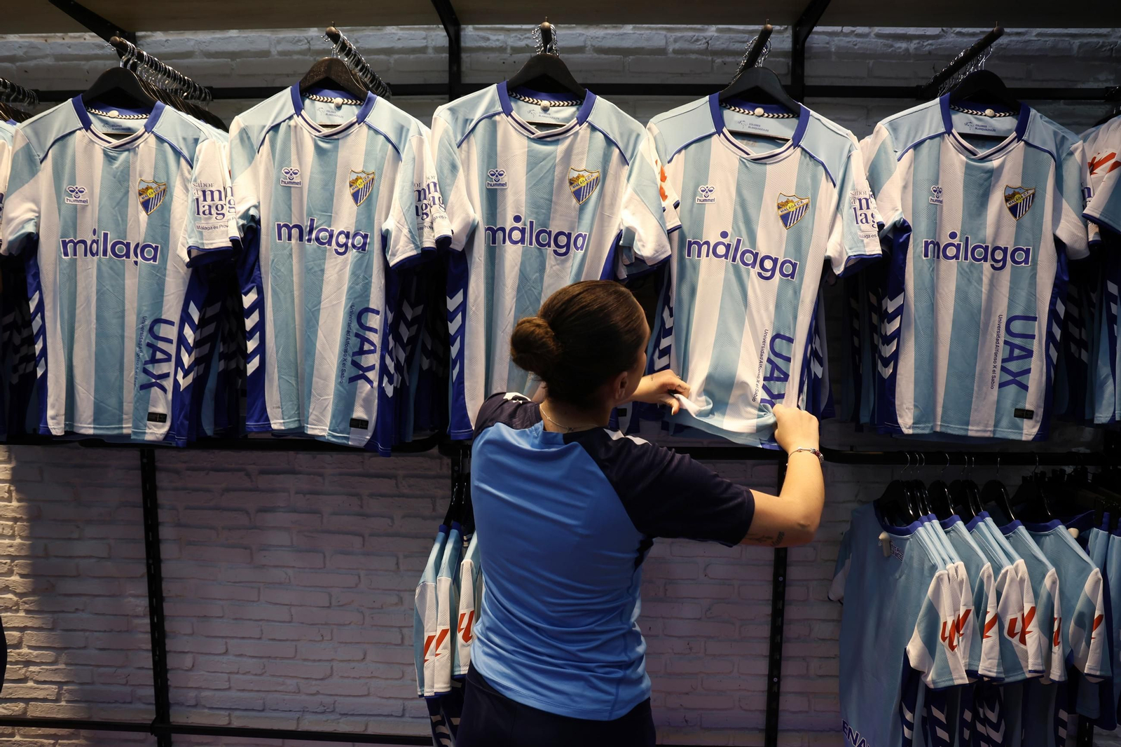 La camiseta del Málaga CF 2025/26, al detalle