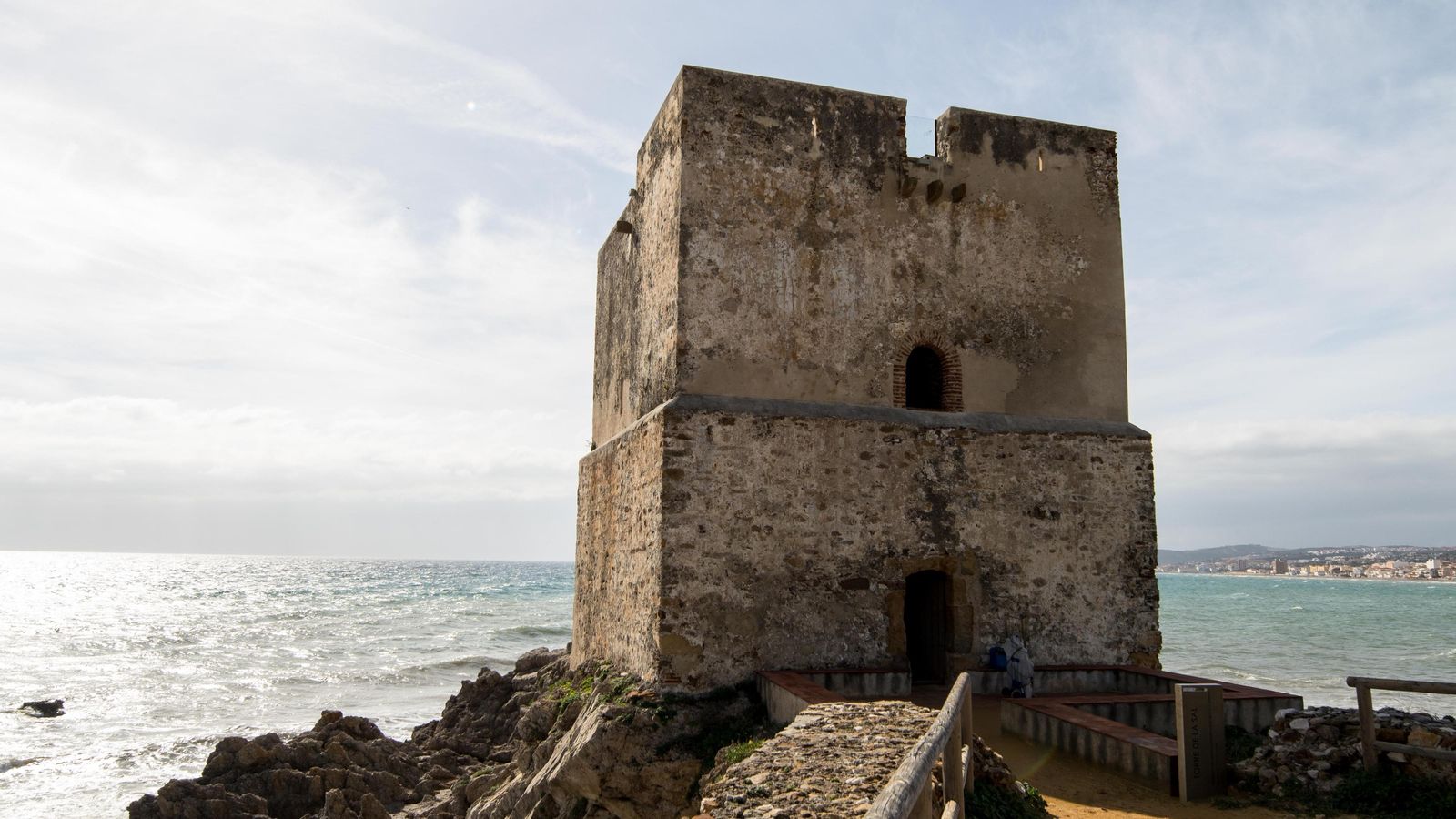 La Torre de la Sal fue usada como almacen de, pues eso, sal. La Torre de la Sal fue usada como almacen de, pues eso, sal.