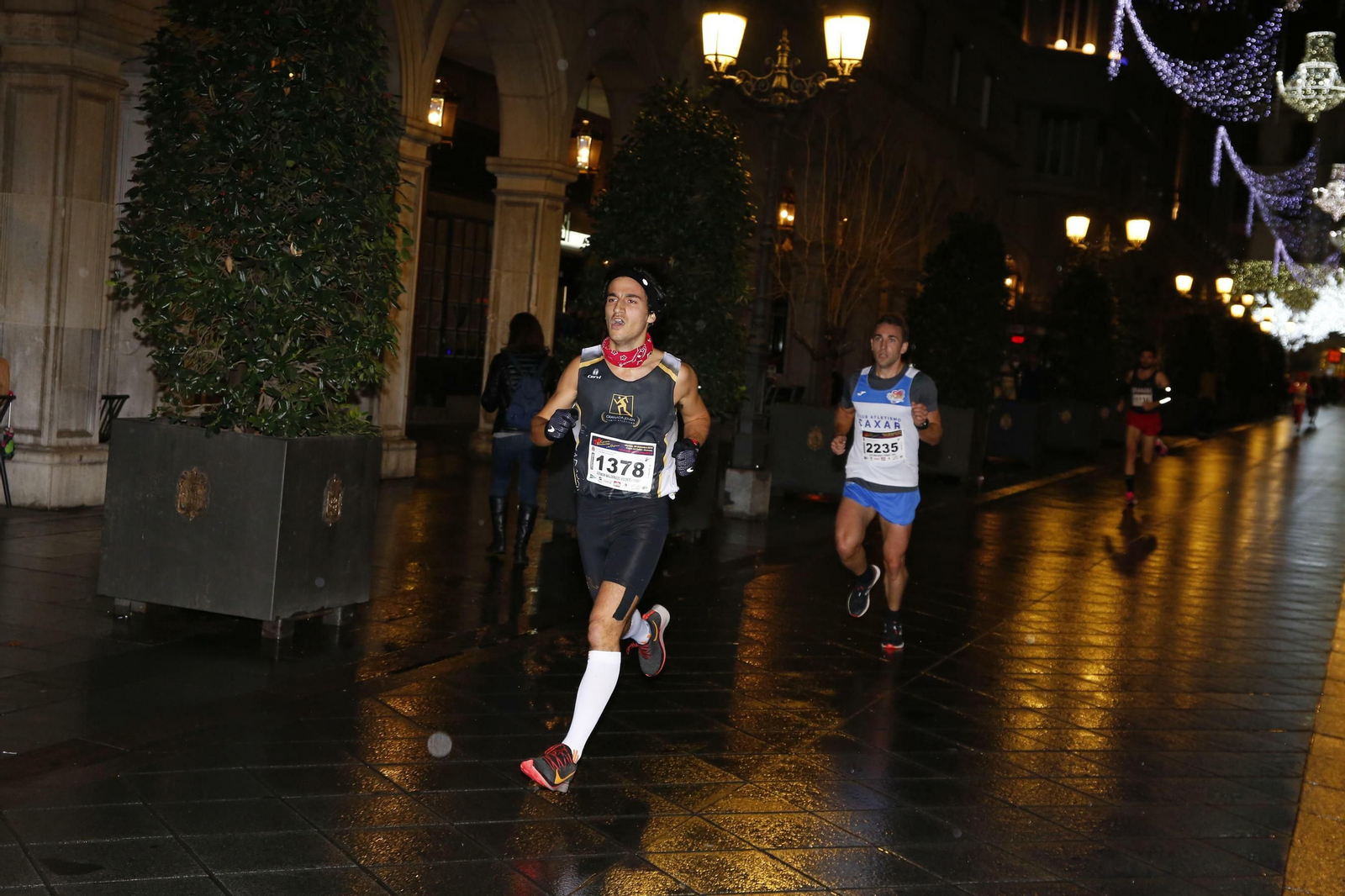 Las imágenes de los mejores disfraces en la Carrera de la Suerte de Granada