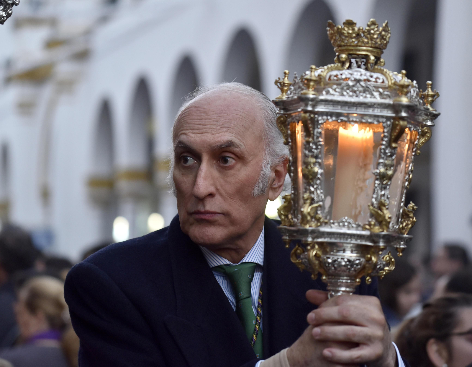 El regreso de la Esperanza de Triana, en imágenes