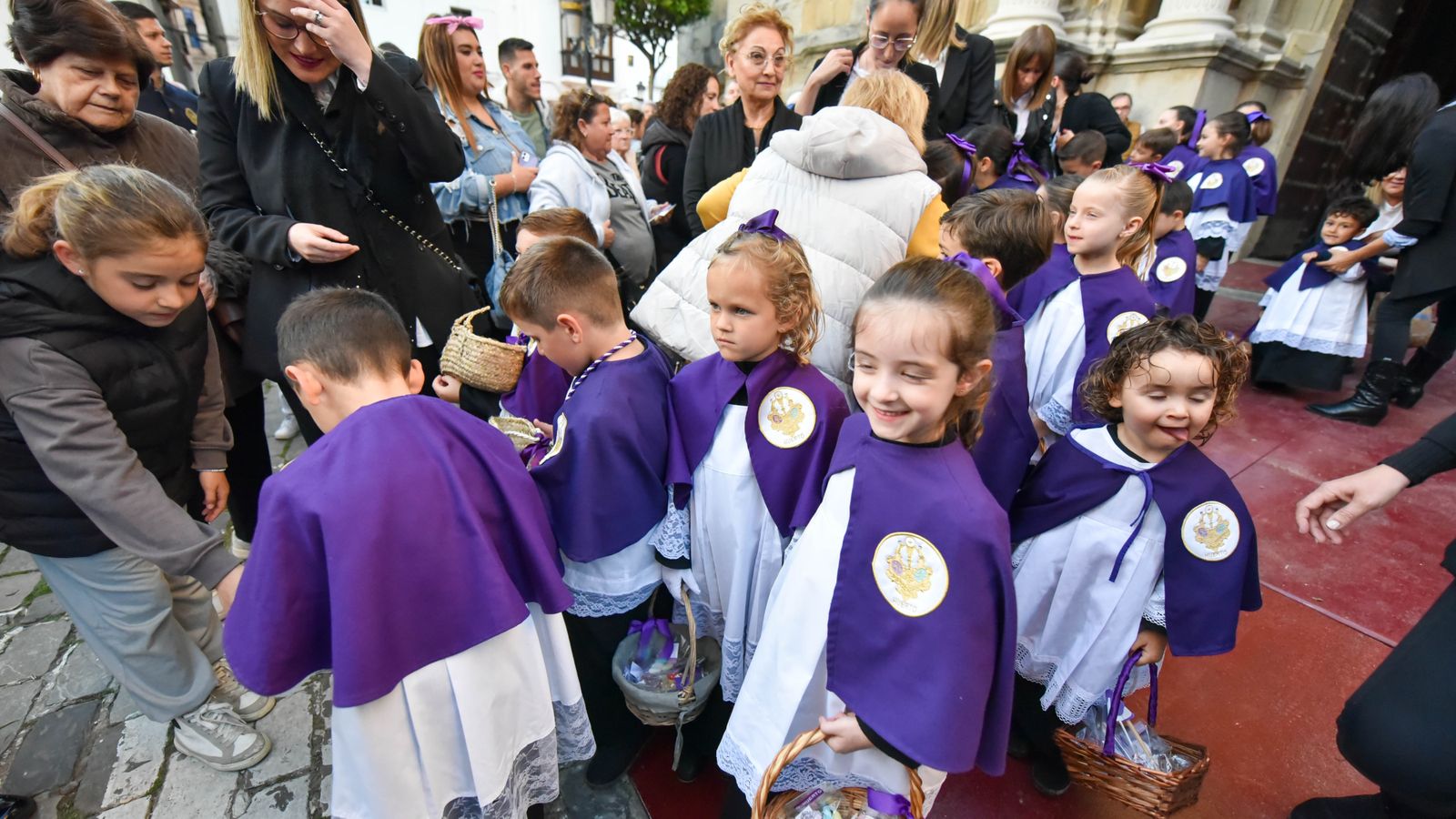 Fotos del Lunes santo en Tarifa: Nuestro Padre Jesús en la Oración en el Huerto y Nuestra Madre de Dios y del Rosario