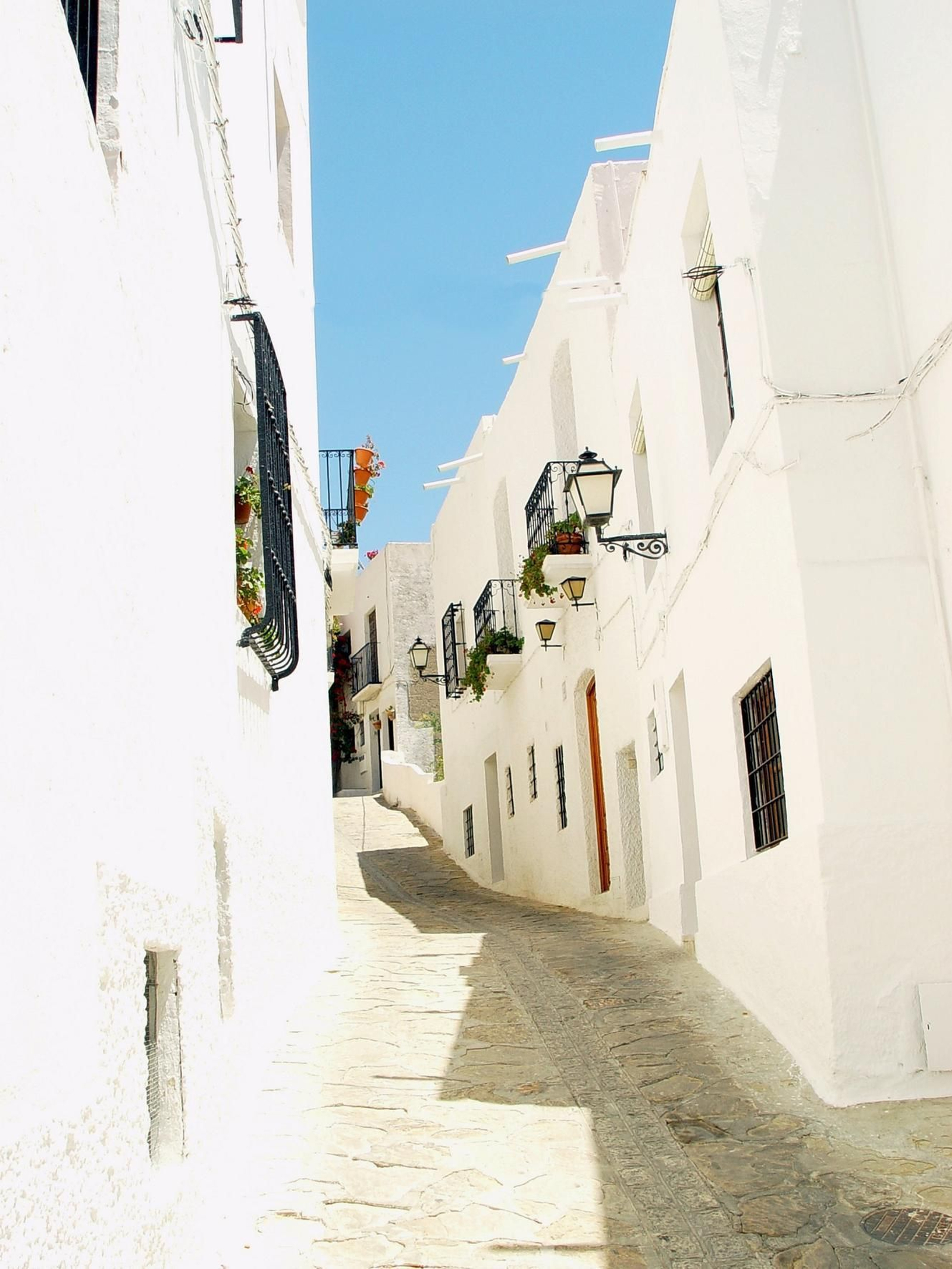 El resplandeciente blanco de Mojácar Pueblo.
