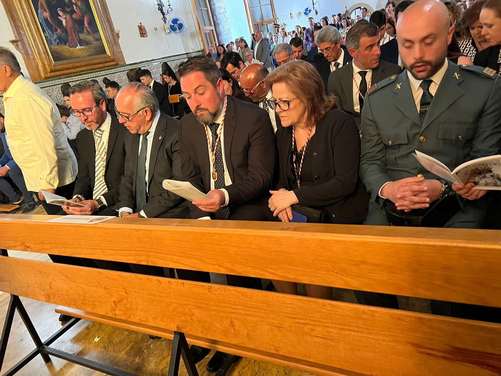 En imágenes: La patrona de Santisteban procesiona y renueva su mayordomía otro Pascuamayo